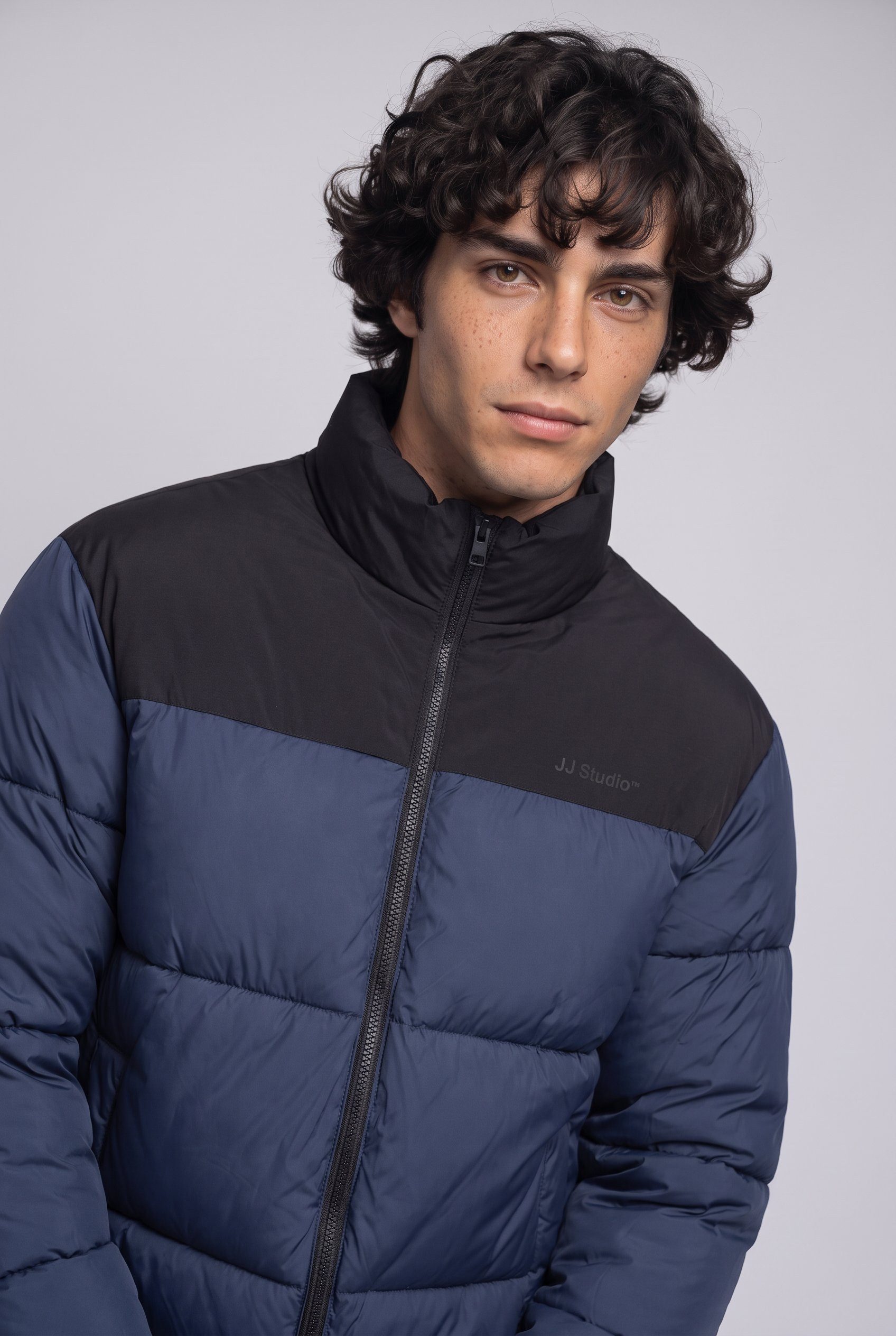 Jack & Jones Steppjacke JJRAZE COLLAR STAND PUFFER Kunstfaser, regular fit