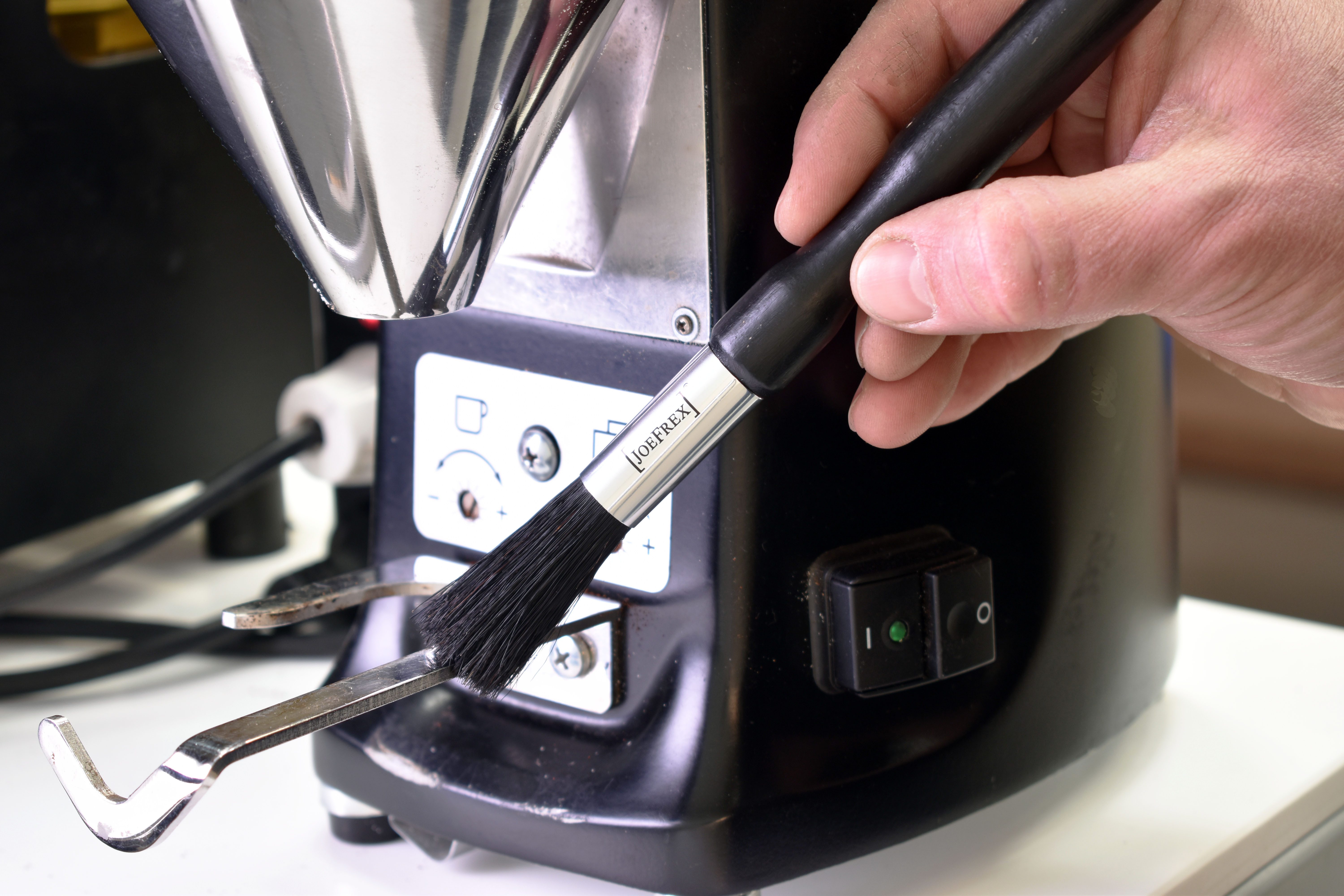 JOEFREX Reinigungsbürste Baristapinsel zum reinigen ihrer Espressomühle und des Siebträgers