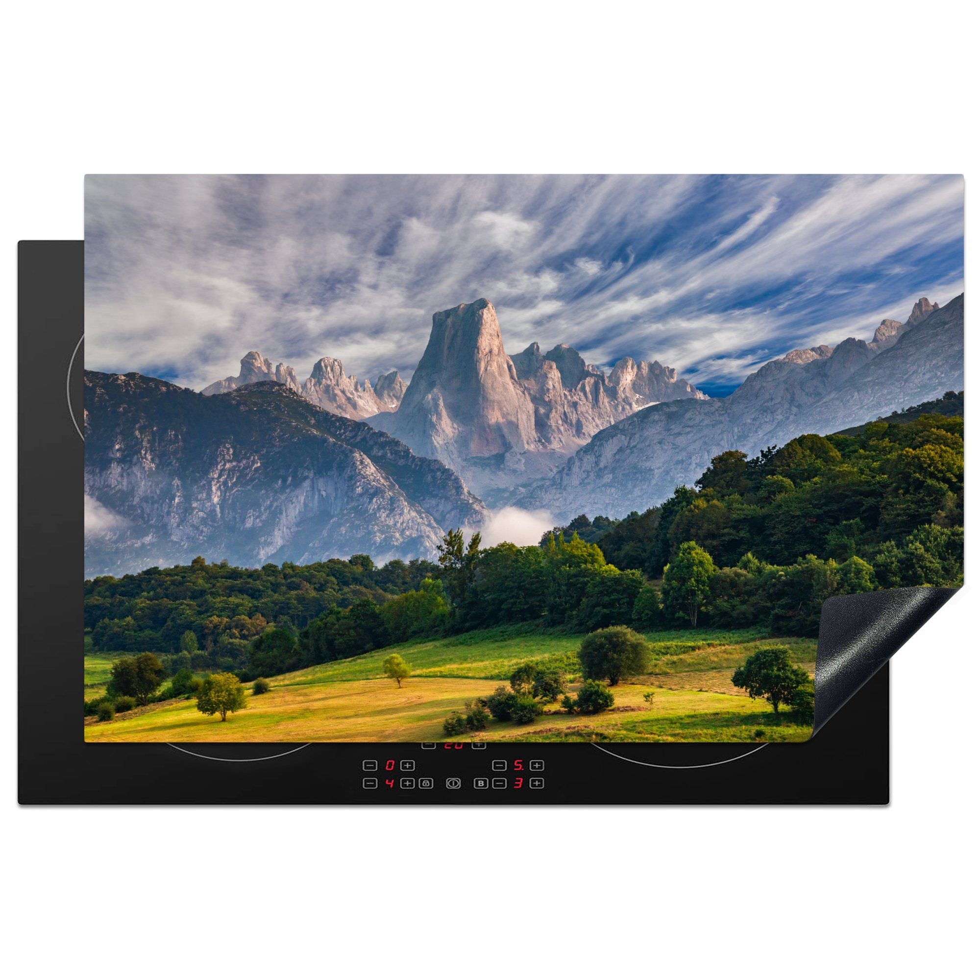 MuchoWow Herdblende-/Abdeckplatte Blick auf die Berge der Picos de Europa in Spanien, Vinyl, (1 tlg), 81x52 cm, Induktionskochfeld Schutz für die küche, Ceranfeldabdeckung