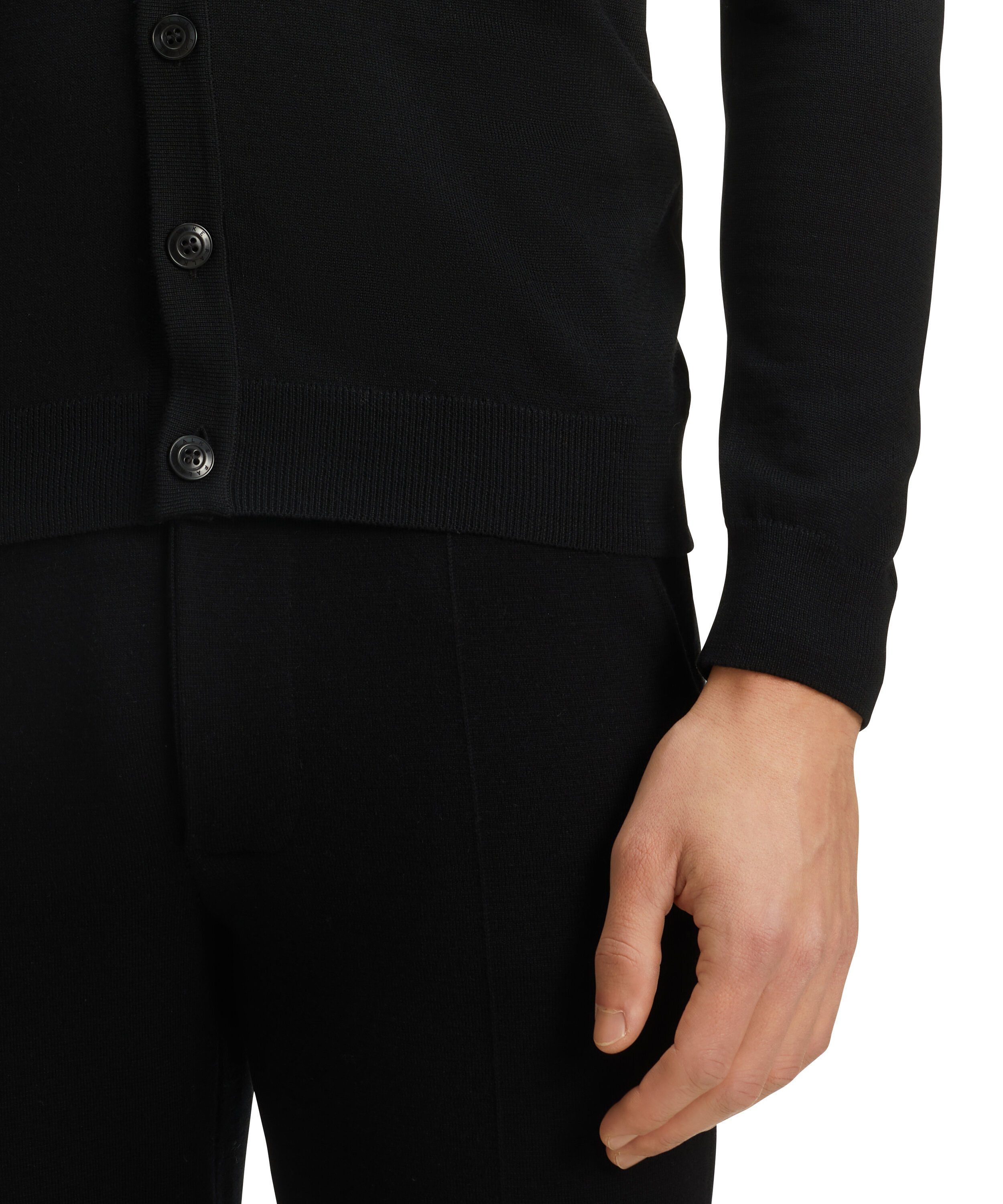 FALKE Strickjacke Cardigan aus reiner, extrafeiner Merinowolle (1-tlg) aus reiner, extrafeiner Merinowolle