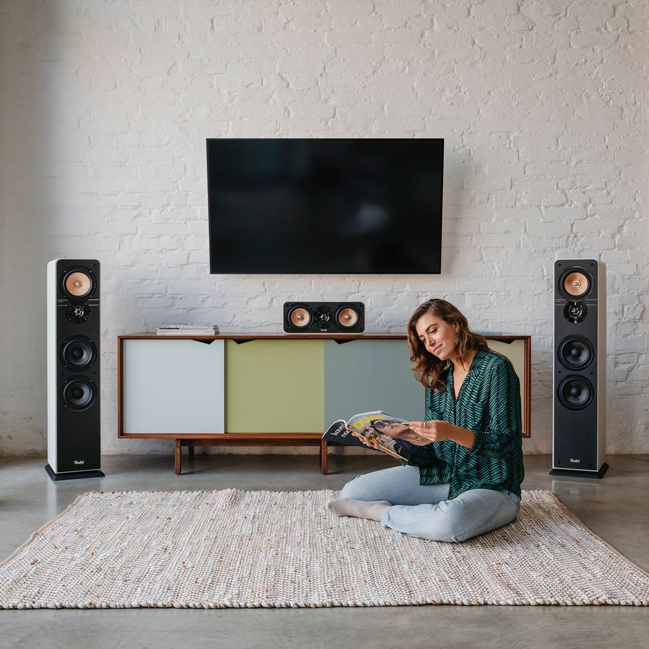 Teufel ULTIMA 40 Surround Der Power Weiß ist der Spitzenmodell SW Teufel) 6000 200 Stand-Lautsprecher das W, (Kabelgebunden, S Edition von "5.1-Set" Universal-Subwoofer