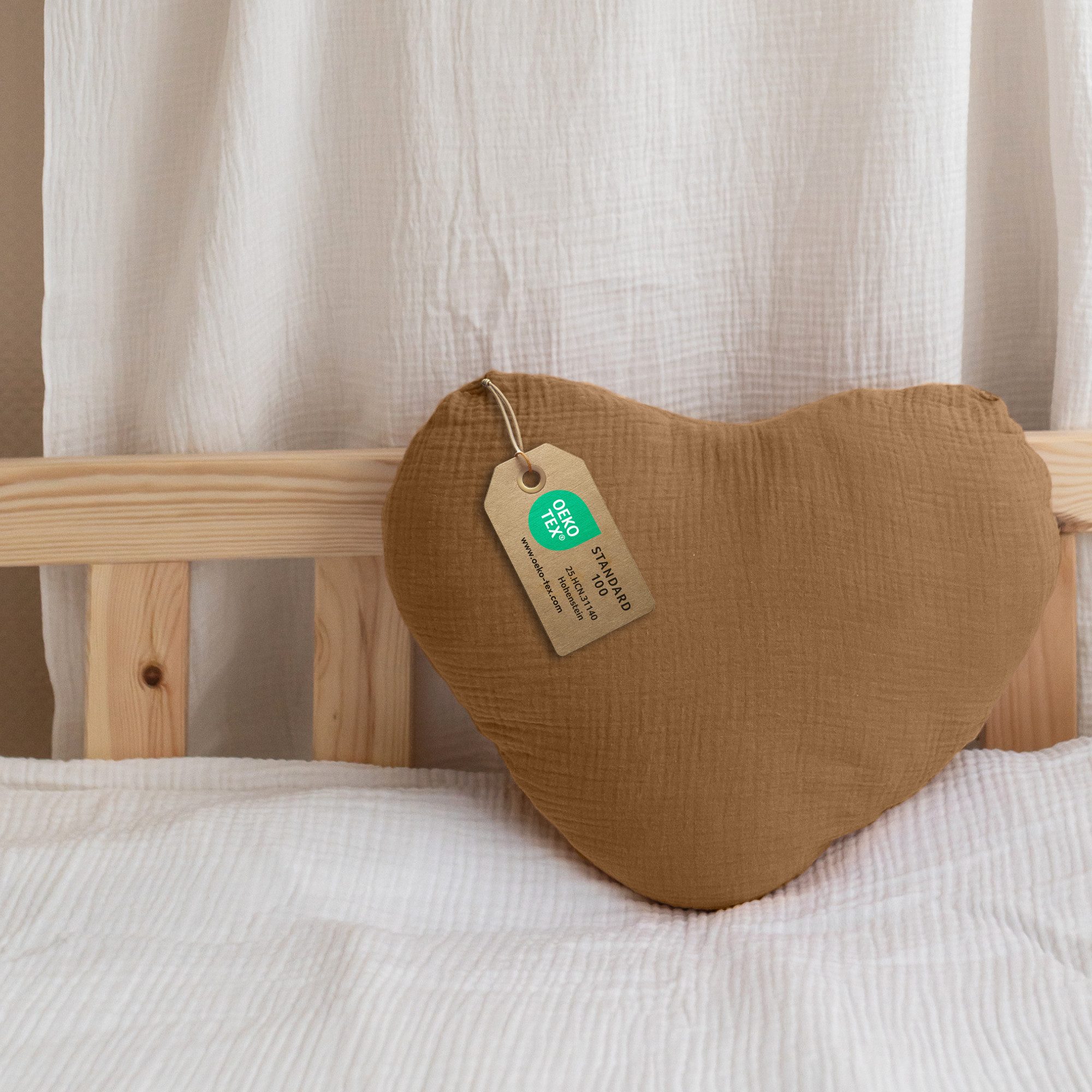 lilimaus Dekokissen Kuschelkissen Herz & Stern aus Musselin fürs Kinderzimmer, Kuschelkissen mit oder ohne Flatter - passend zu unserer Bettwäsche