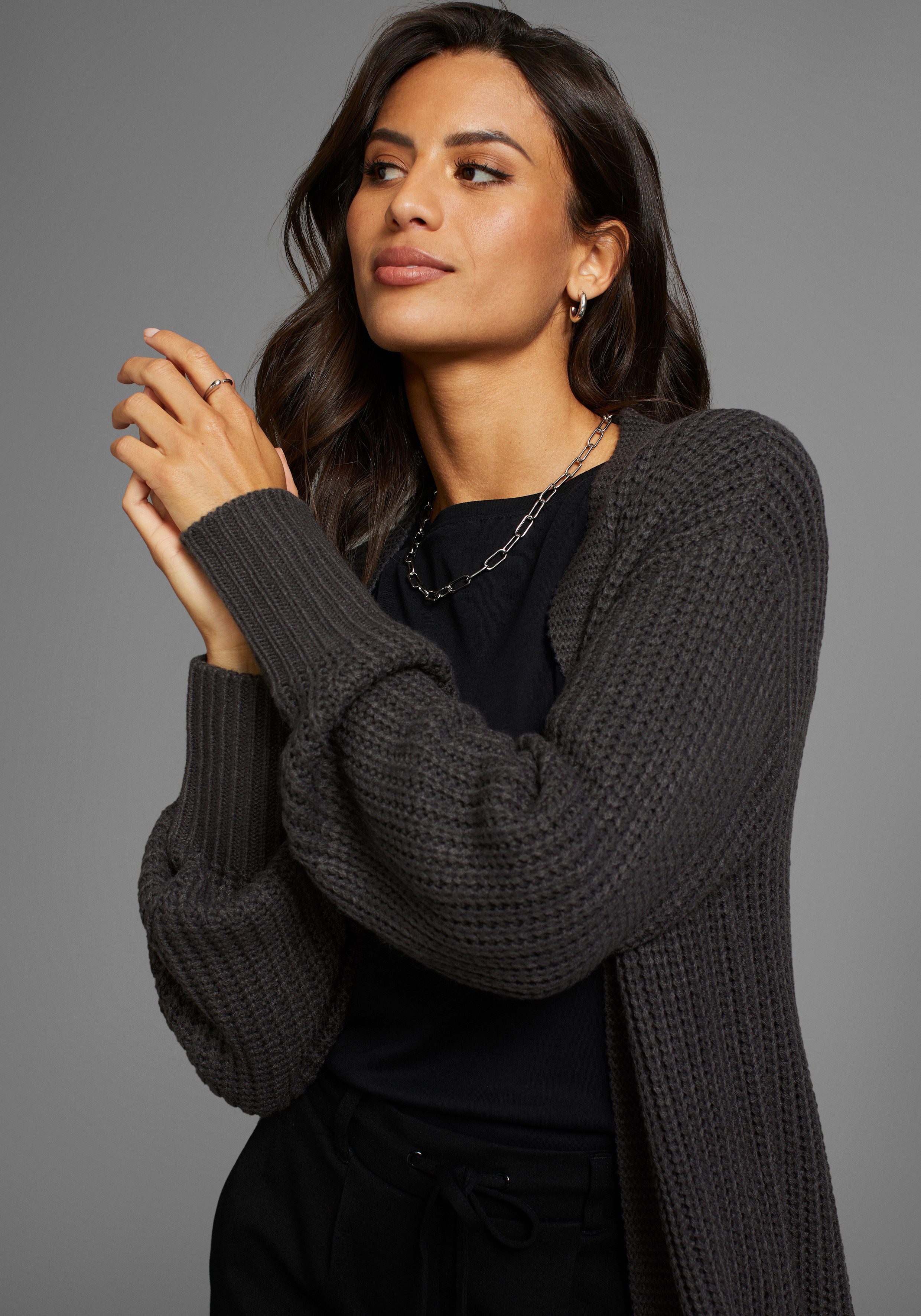 Laura Scott Longstrickjacke aus kuscheligem Grobstrick – Bild 3 von 5