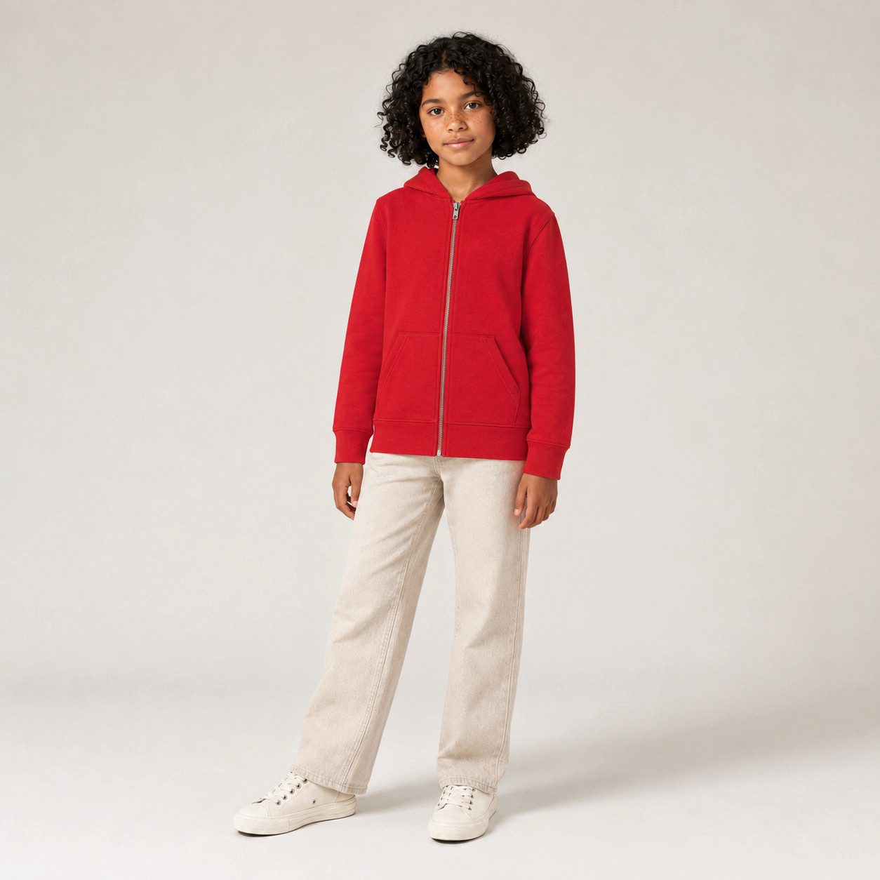 Sitztgut Kapuzensweatjacke Kinder Zip-Hoodie aus Bio-Baumwolle (1-tlg) Doppellagige Kapuze, Metallreißverschluss und Kängurutaschen