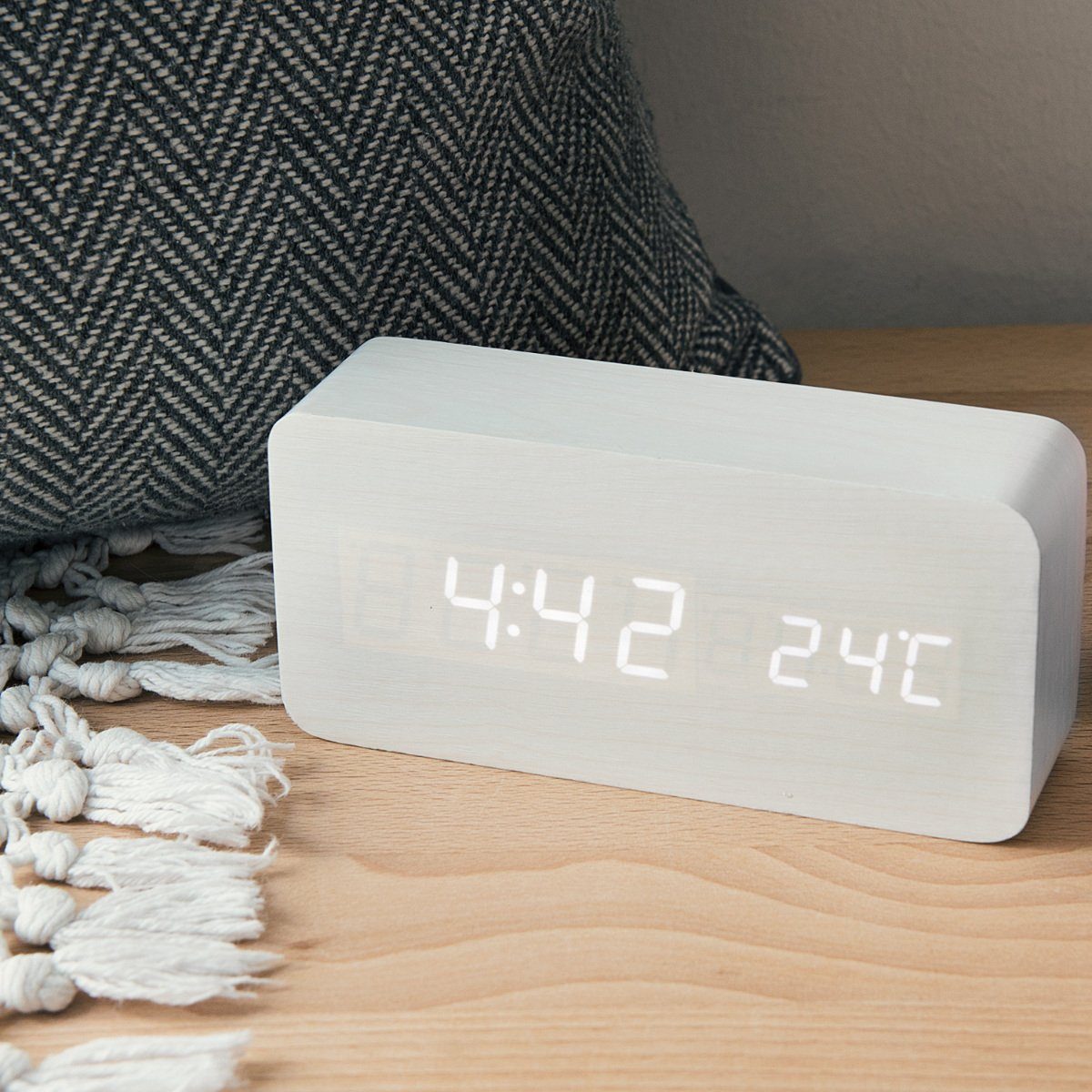 kwmobile Wecker Digitalwecker in Holzoptik - Anzeige v. Uhrzeit, Temperatur günstig online kaufen