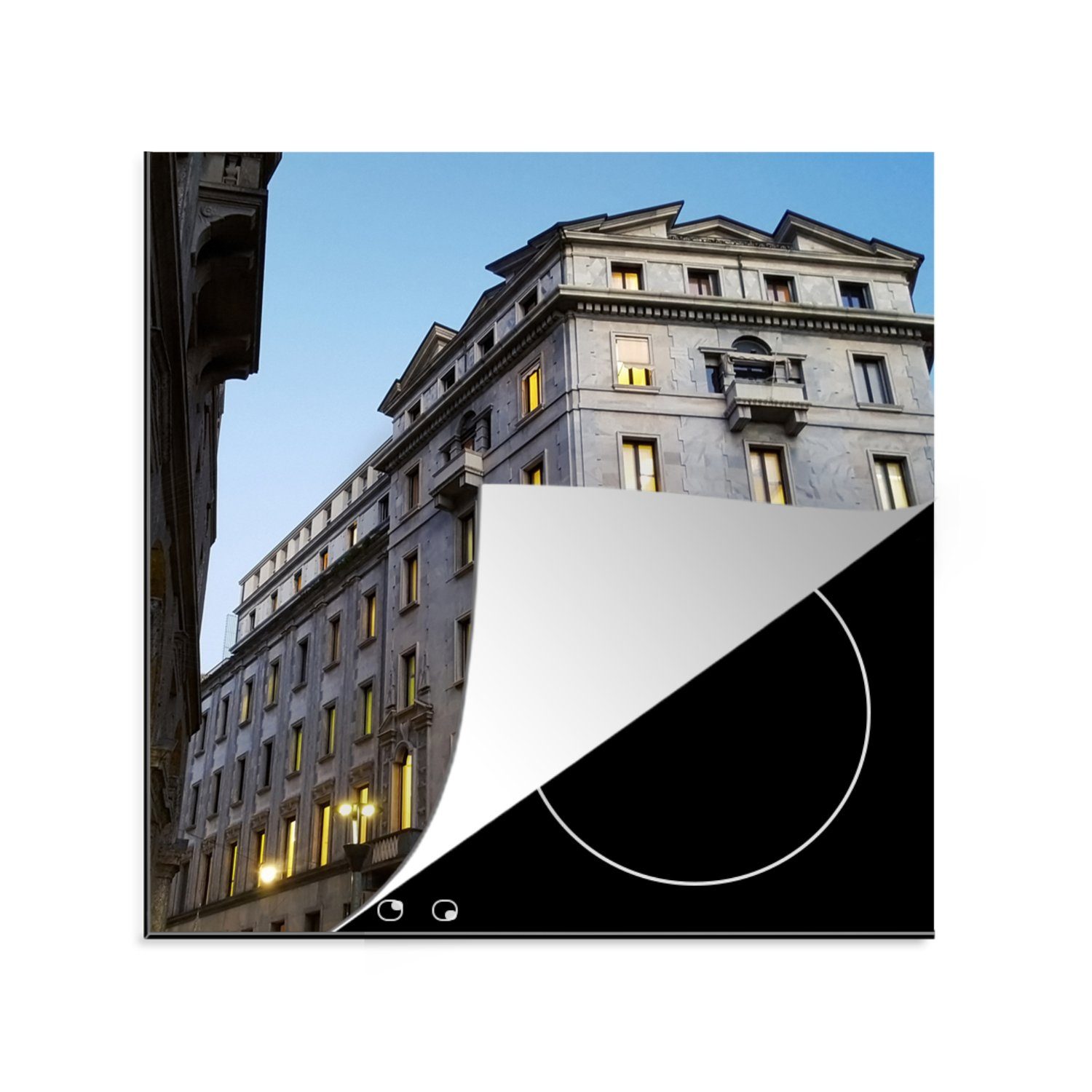 MuchoWow Herdblende-/Abdeckplatte Fassade eines Gebäudes auf der Piazza Meda in Mailand, Vinyl, (1 tlg), 78x78 cm, Ceranfeldabdeckung, Arbeitsplatte für küche