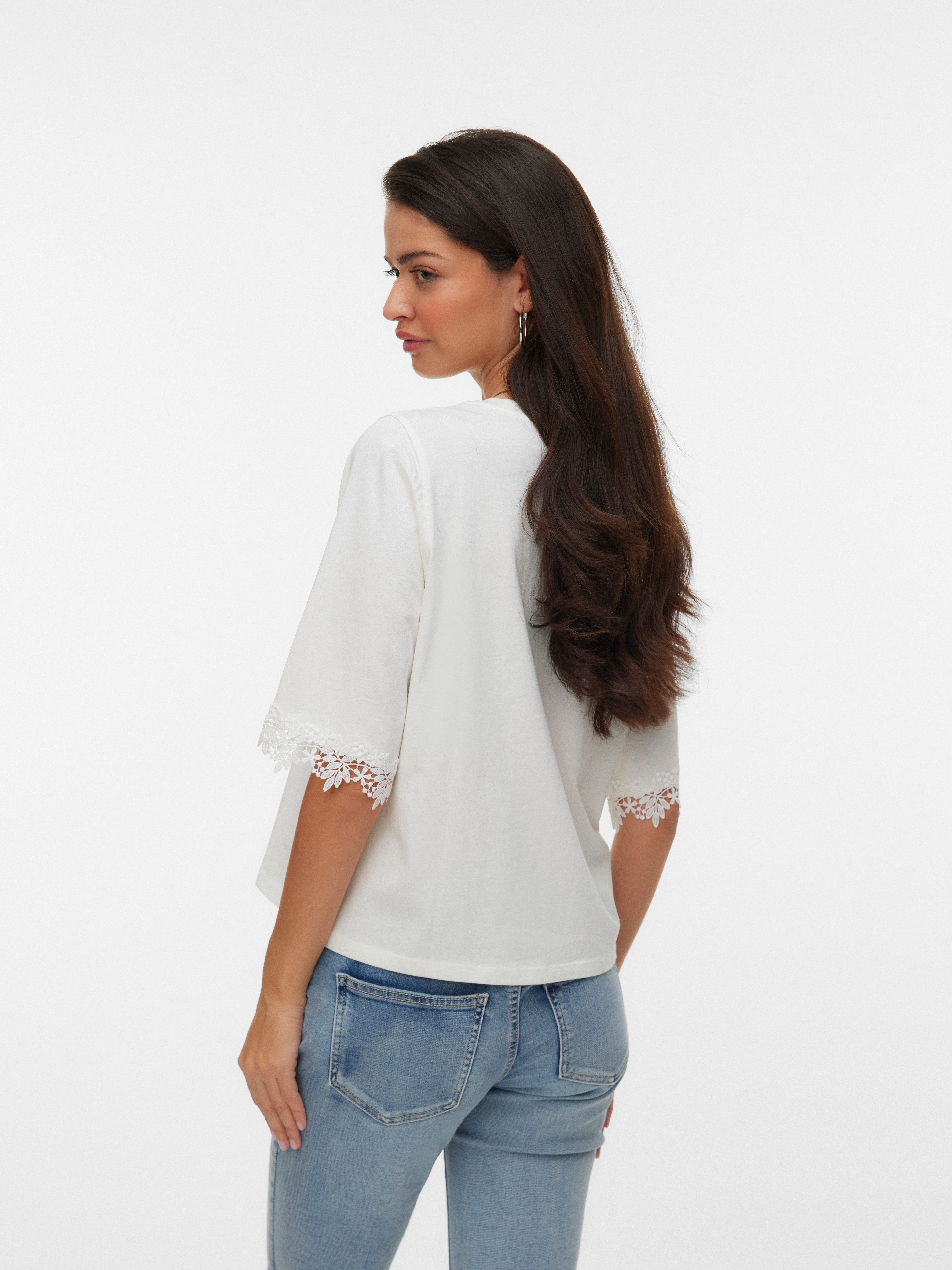 Vero Moda Rundhalsshirt VMLYLA SS O-NECK TOP JRS Baumwolle, regular fit