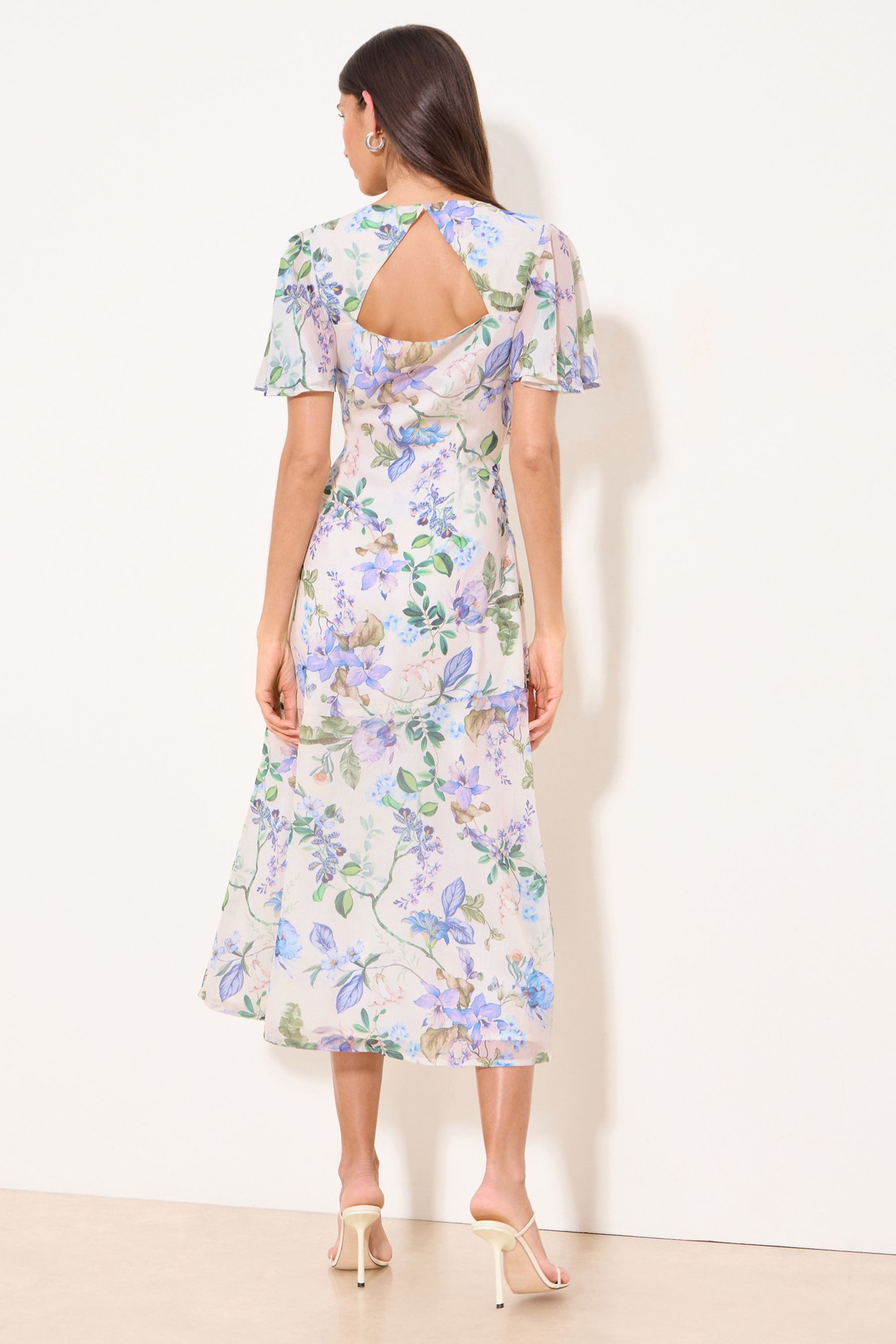 LIPSY Midikleid Lipsy Midikleid mit Blumen-Print und V-Ausschnitt (1-tlg)
