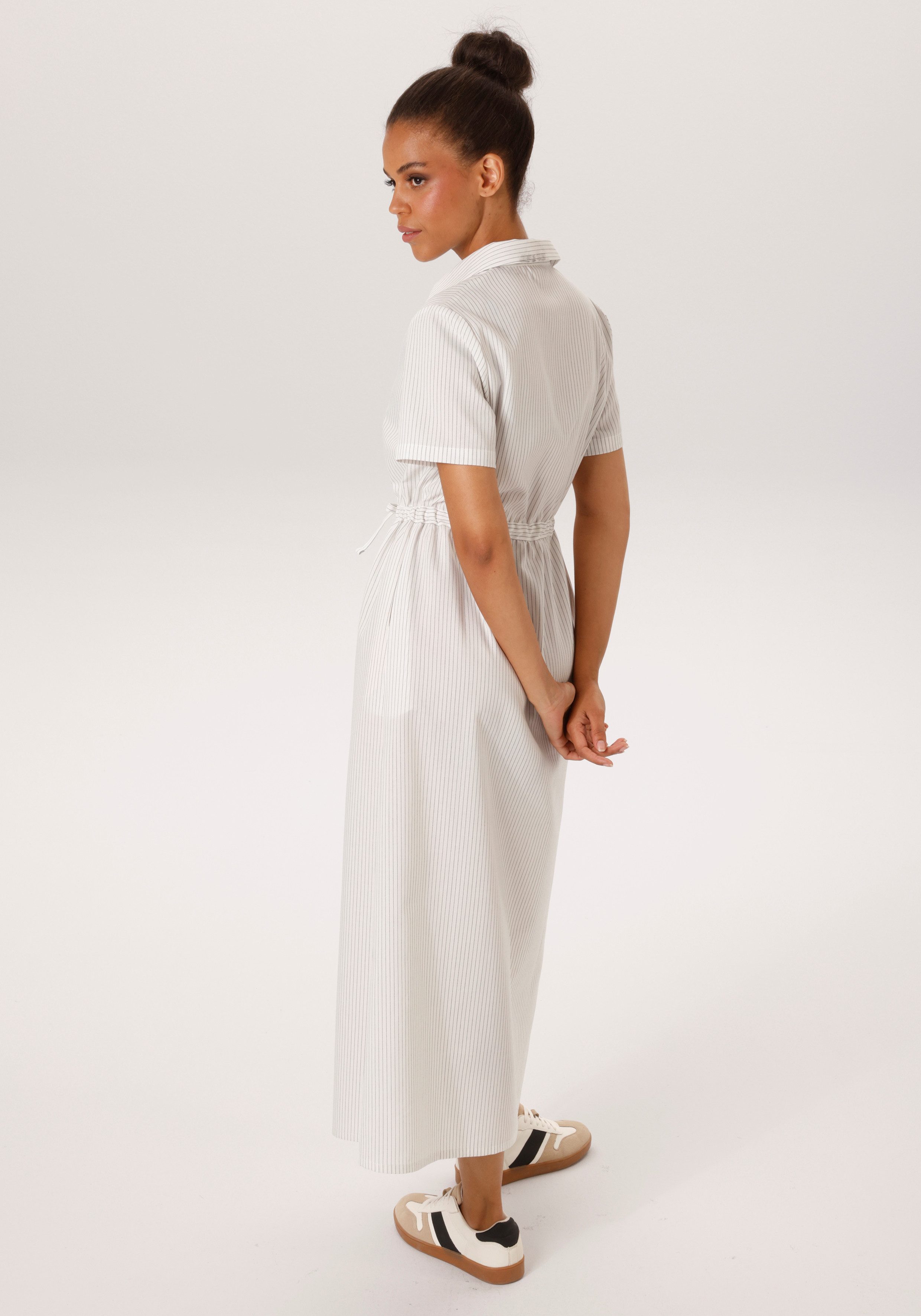 Aniston CASUAL Sommerkleid im edlen Nadelstreifen-Dessin