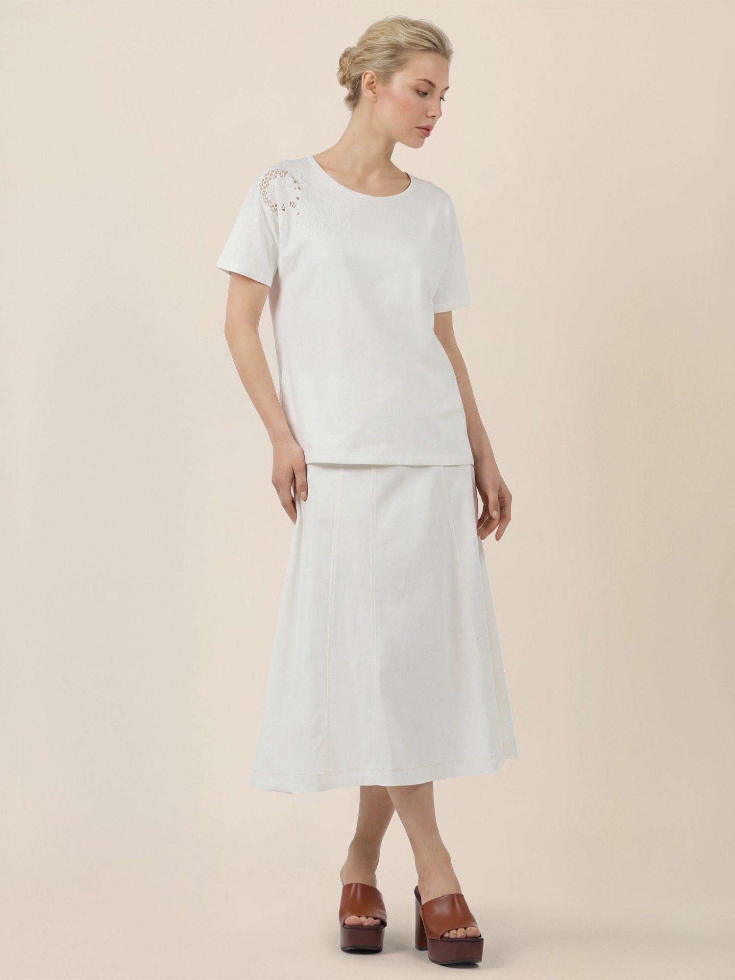 Apart Shirtbluse mit floraler Spitze auf der Schulter