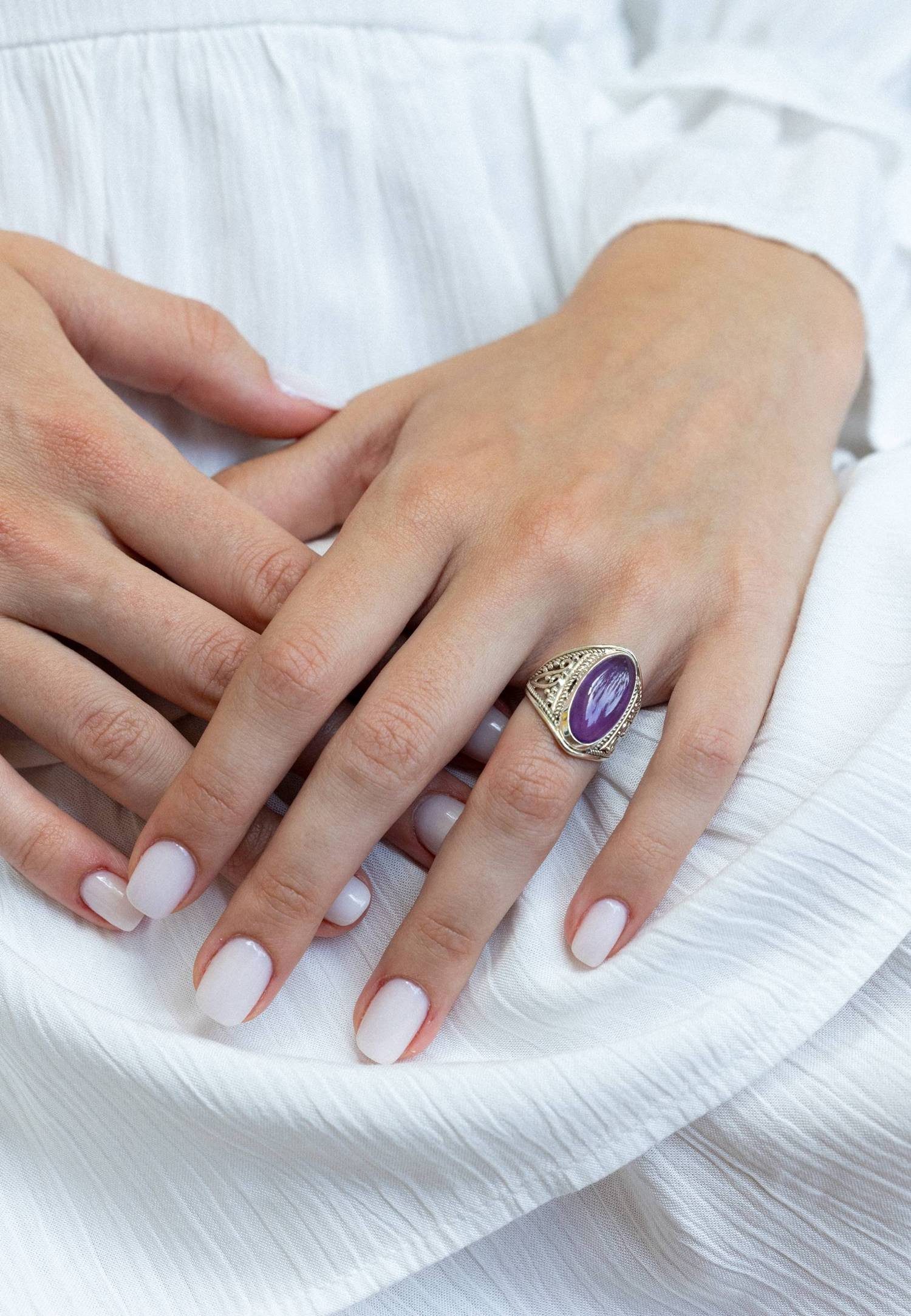 mantraroma Silberring DAHAB oval groß aus 925 Silber mit Amethyst (Ring mit Schmuckbeutel), Damenring aus 925er Silber