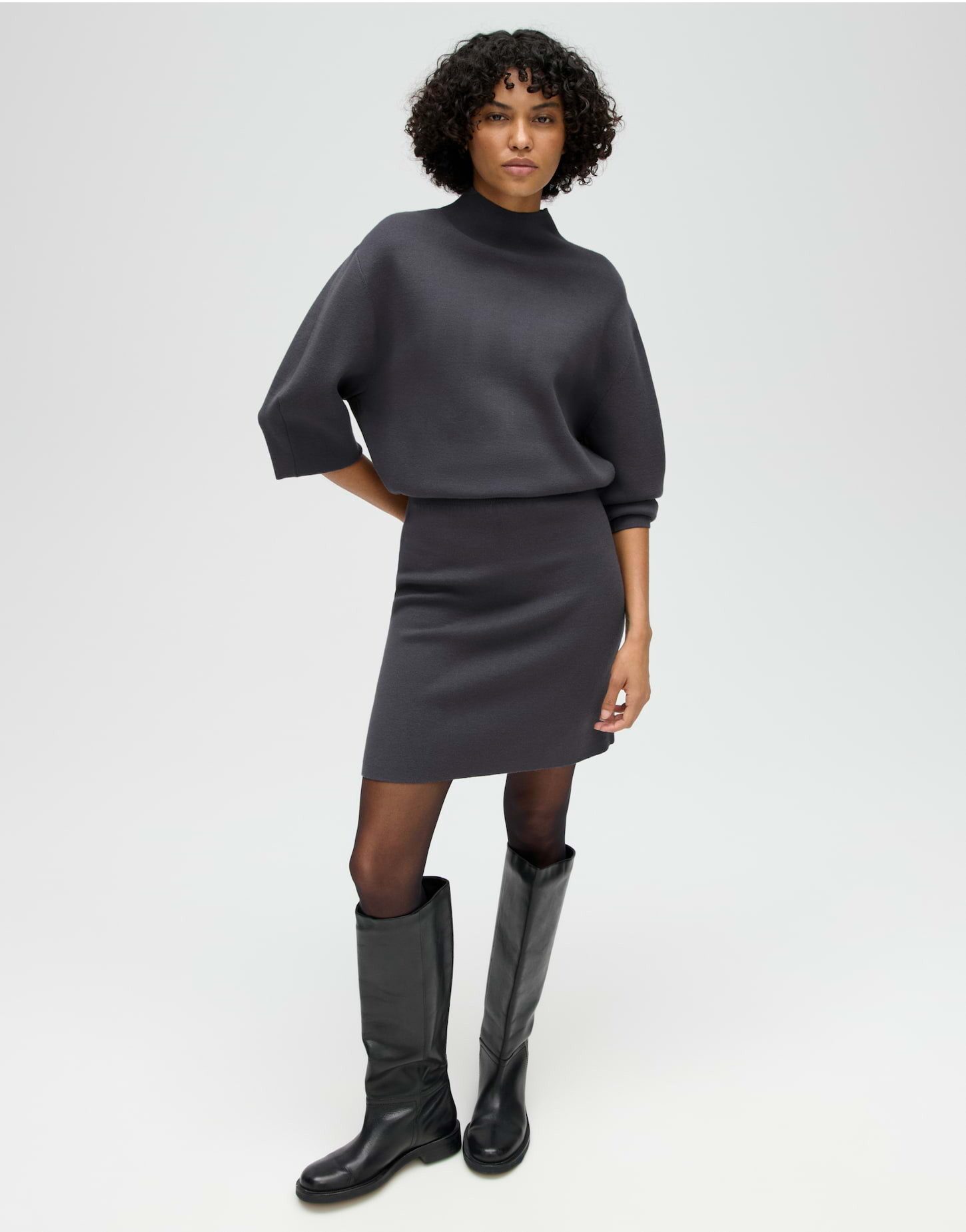 OPUS Sweatkleid Winy aus Strick mit flauschiger Struktur Leicht taillierte Mini-Silhouette mit flauschiger Strickstruktur