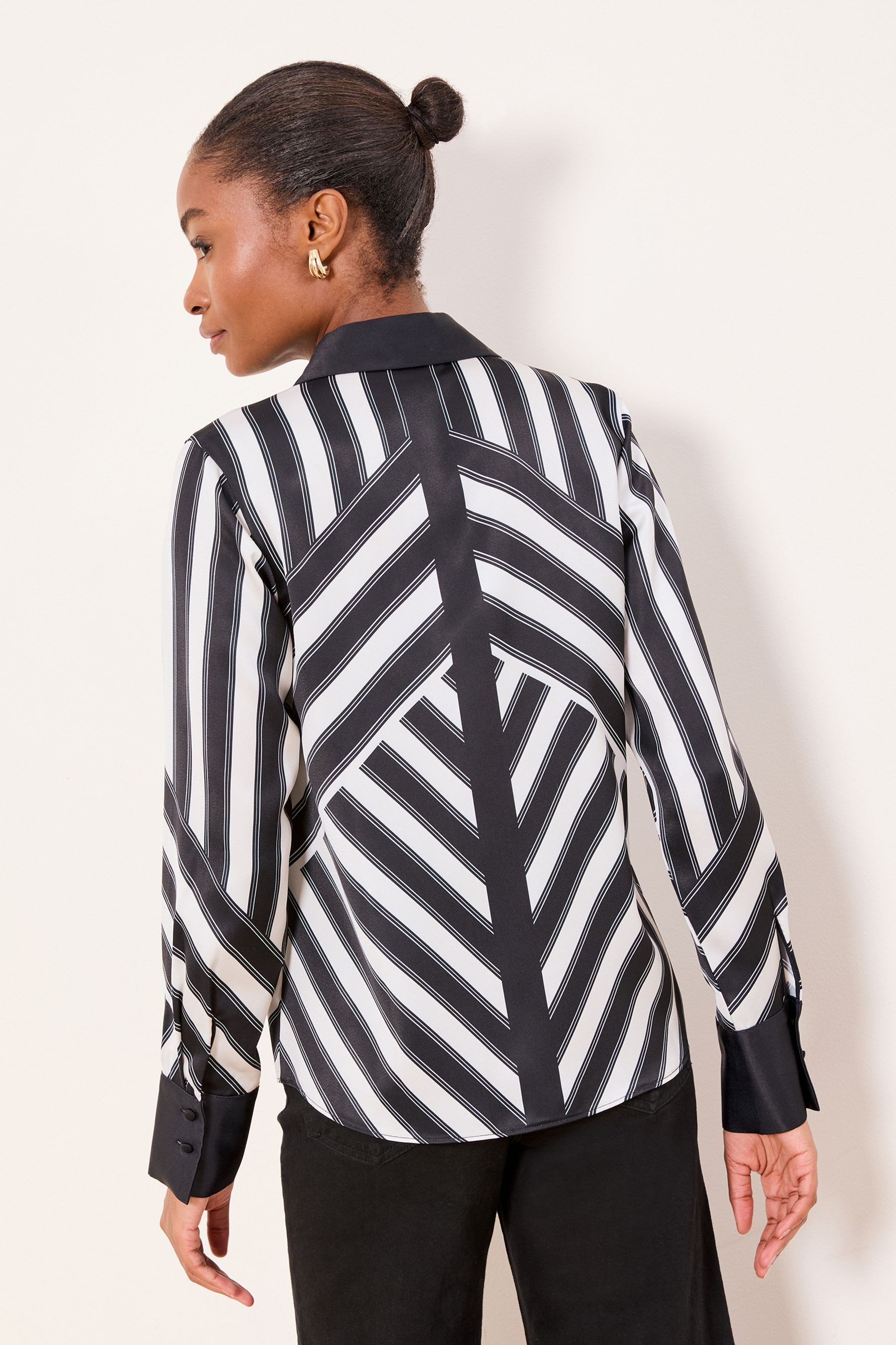 LIPSY Hemdbluse Lipsy Bluse aus Satin, Regular (1-tlg) günstig online kaufen