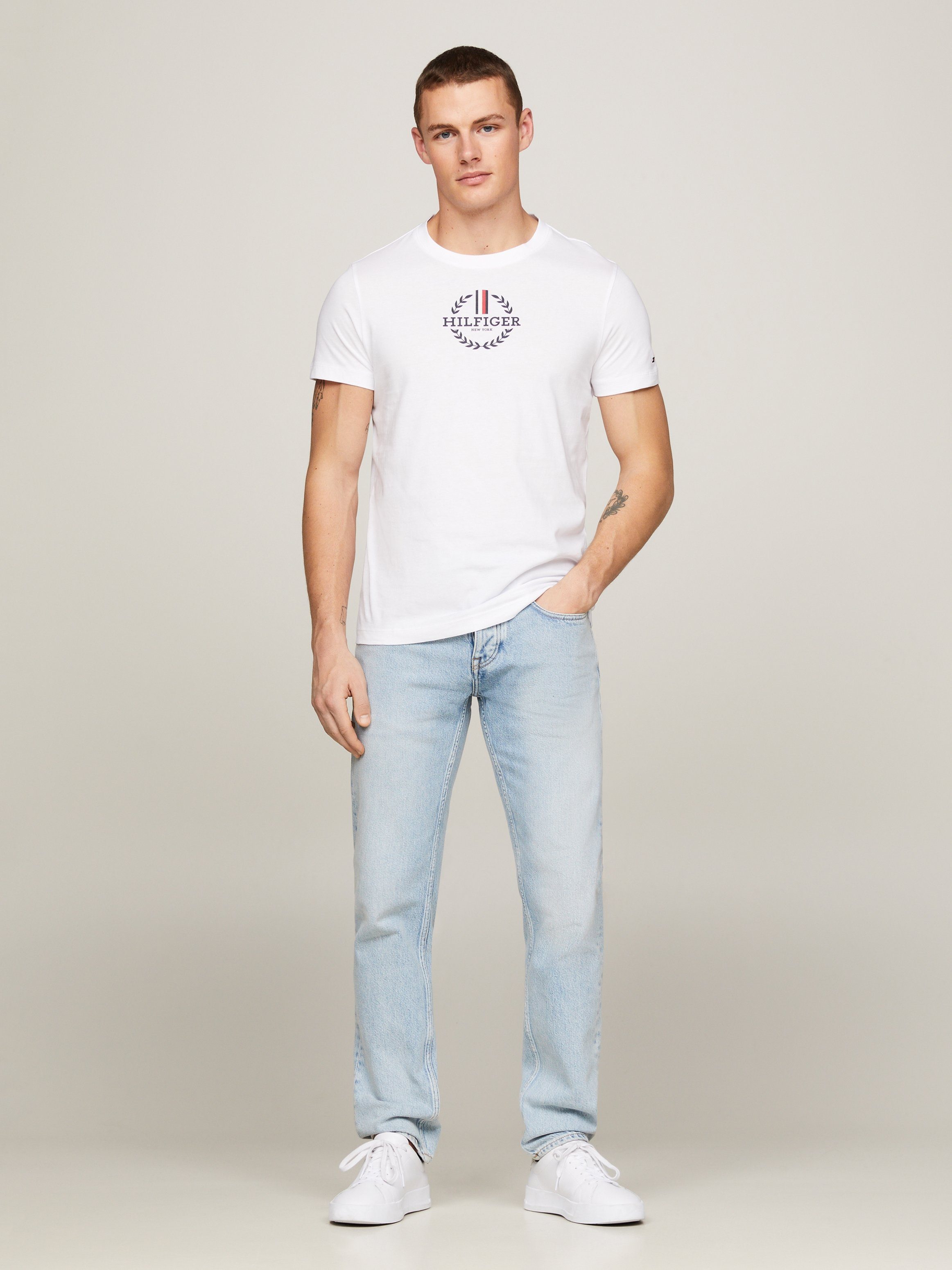 Tommy Hilfiger T-Shirt GLOBAL STRIPE WREATH TEE mit Archive-Wappen-Logo – Bild 3 von 5