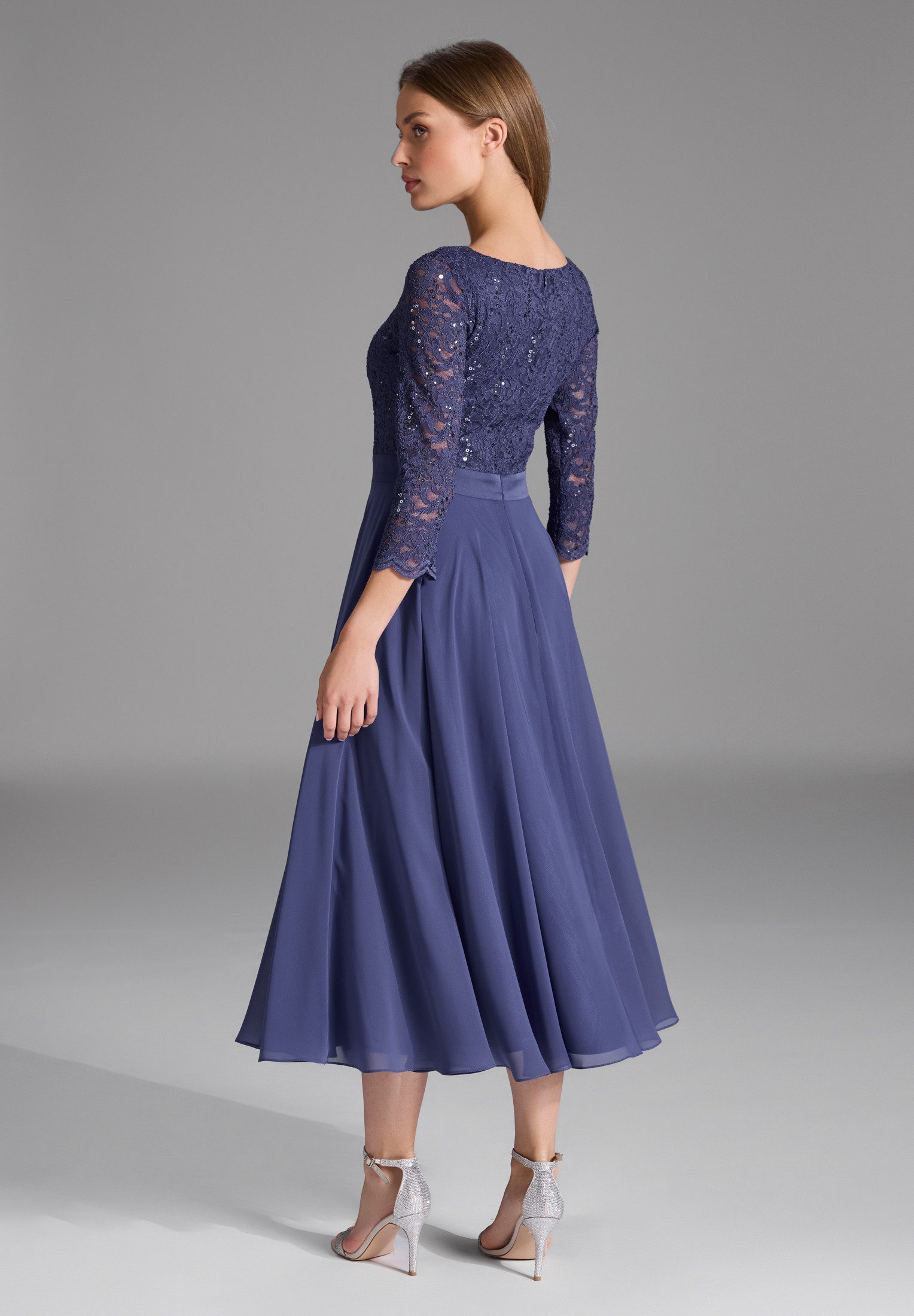 SWING Abendkleid Taillierte Passform mit ausgestelltem günstig online kaufen