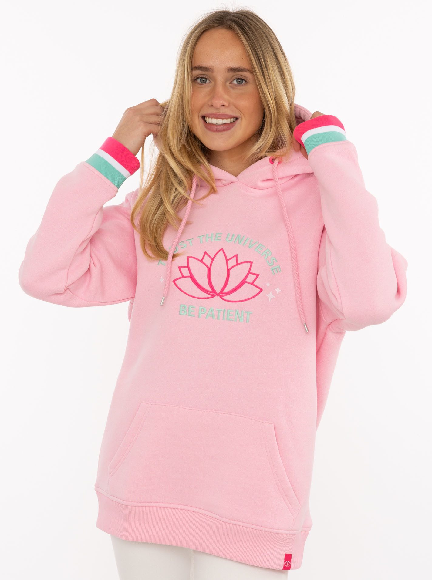 Zwillingsherz Hoodie "Be Patient" Schriftzug und Blüte, gestreifte Ärmelbündchen, Kapuze
