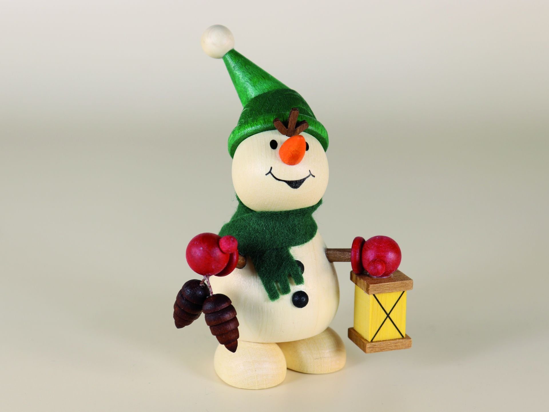 Ullrich Kunsthandwerk Schneemann Miniaturfigur Schneemann mit Zapfen und Laterne bunt BxH 6,5x10cm NEU