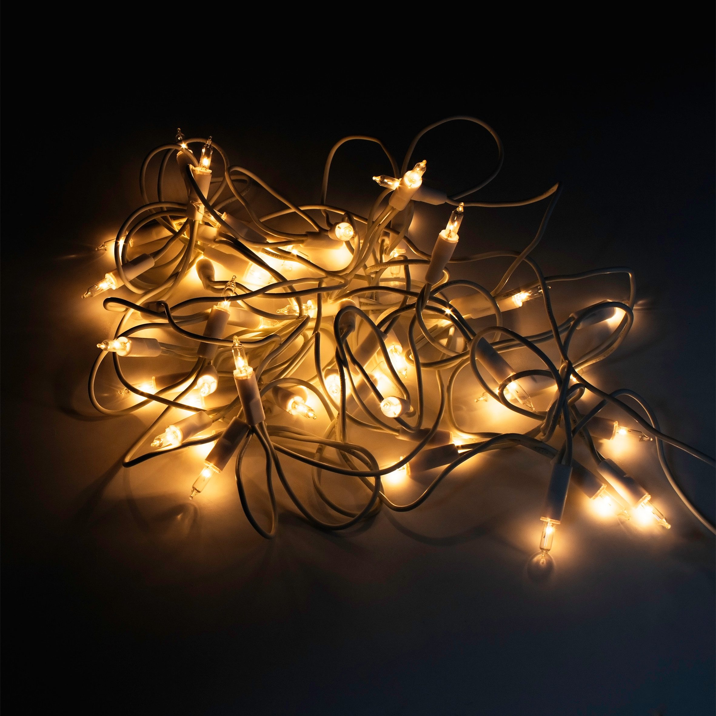 Spetebo Lichterkette Weihnachtsbaum Deko Beleuchtung mit Glas Lichtern warm weiß, 50-flammig