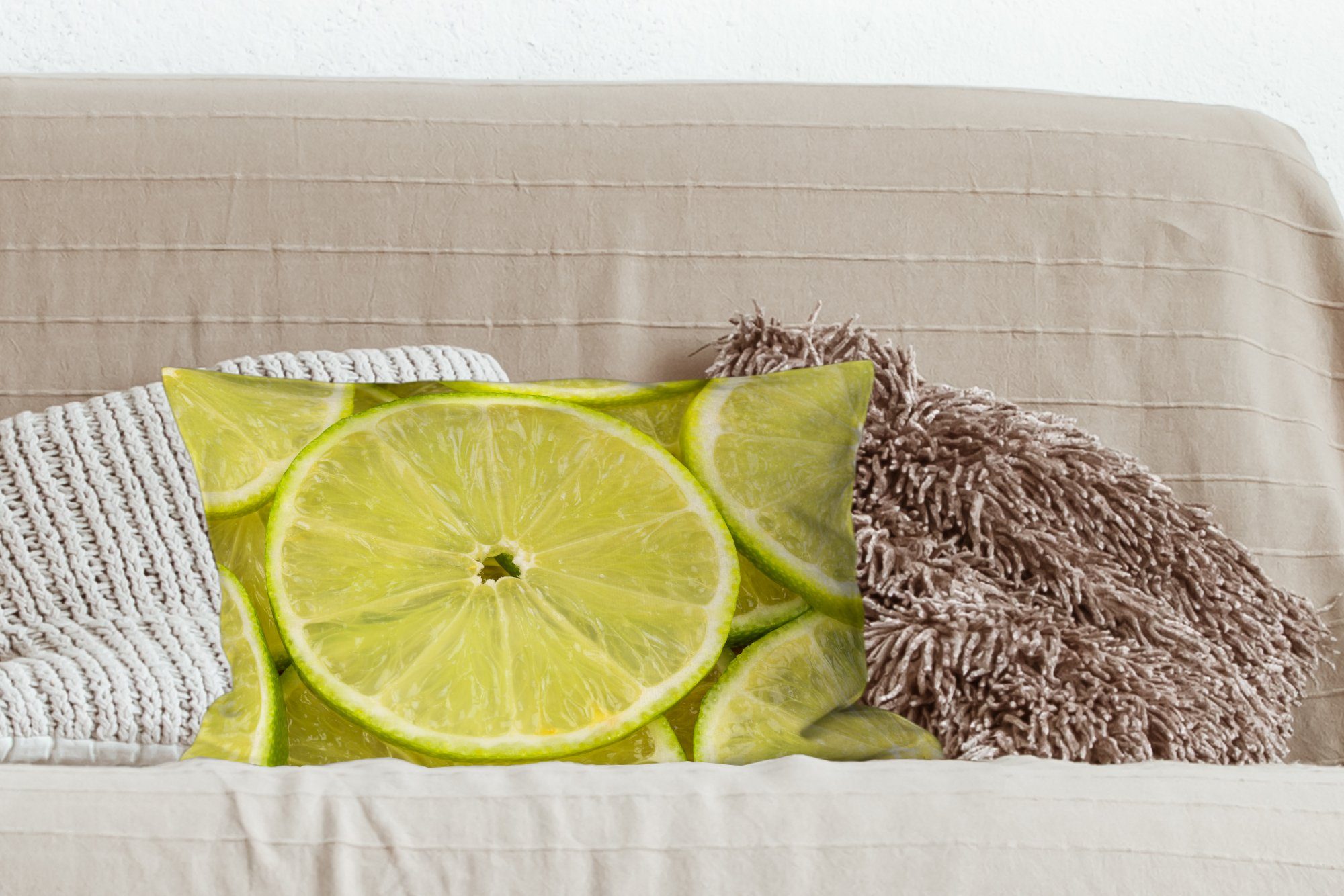 MuchoWow Dekokissen Zitrusfrüchte Limettenscheiben Nahaufnahme Schlafzimmer für Wohzimmer Hintergrund, mit Dekokissen Füllung, Dekoration, Zierkissen, Textur