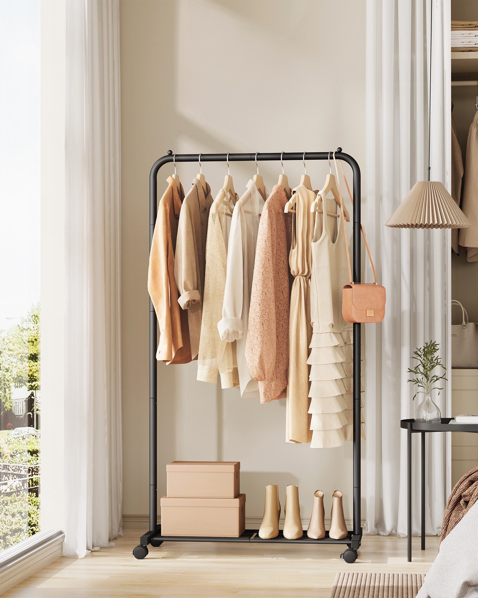 SONGMICS Kleiderständer Kleiderstange auf Rollen, Garderobenständer 74 cm breit, Rollgarderobe mit Gitterablage, bis 35 kg belastbar, 2 Rollen