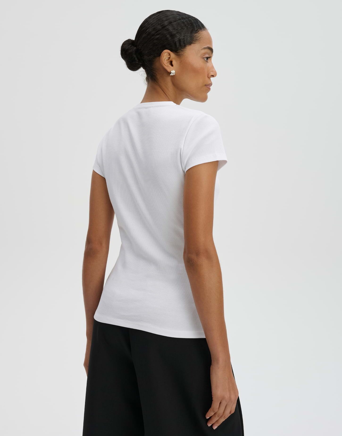 someday Kurzarmshirt Kleoh detail mit V-Ausschnitt Stehkragen, schmale Silhouette für cleanen Look