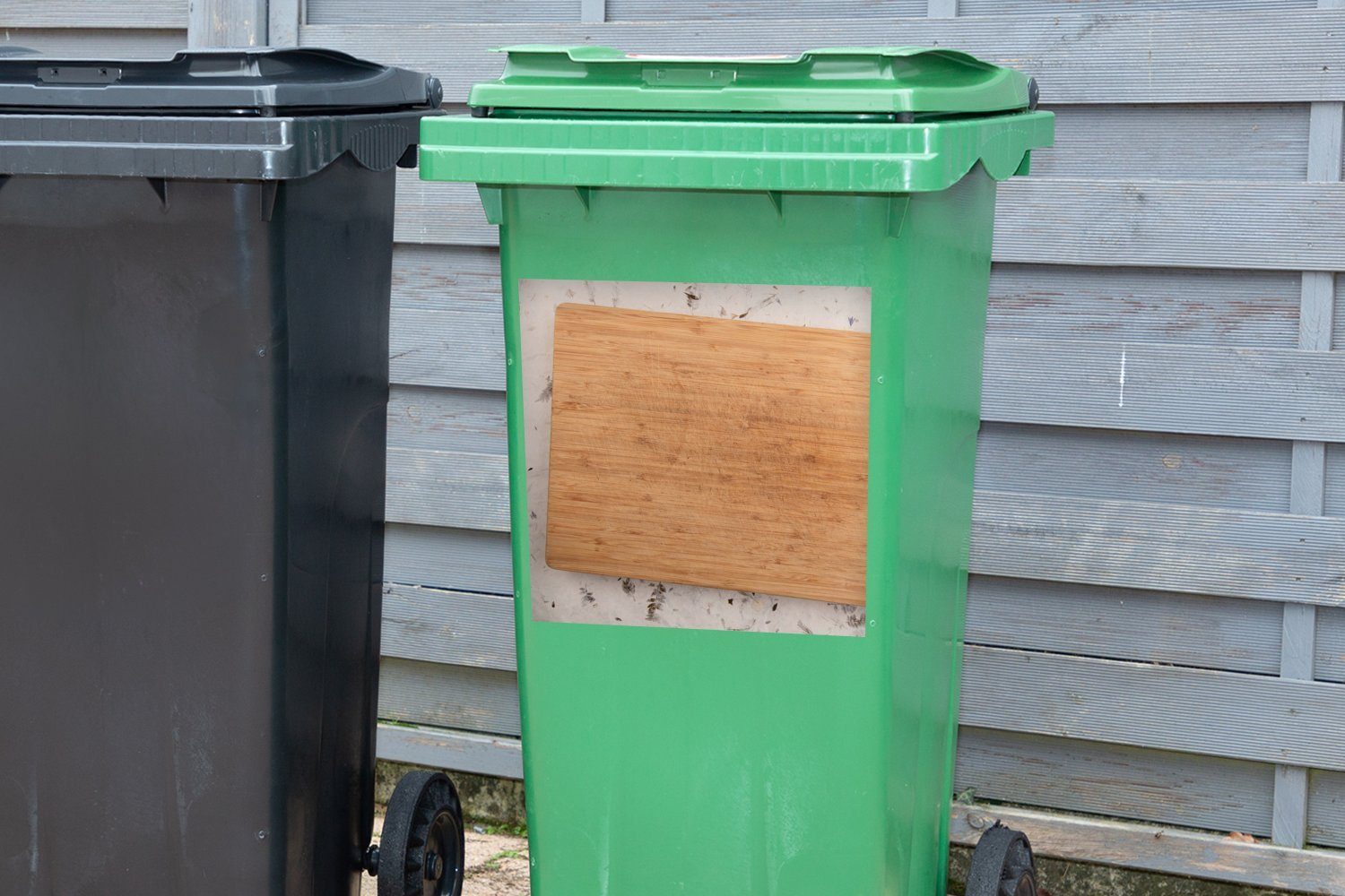 Schneidebrett Holz MuchoWow Mülleimer-aufkleber, auf Sockel (1 einem Abfalbehälter Wandsticker Container, St), Mülltonne, Sticker, aus dekorativen