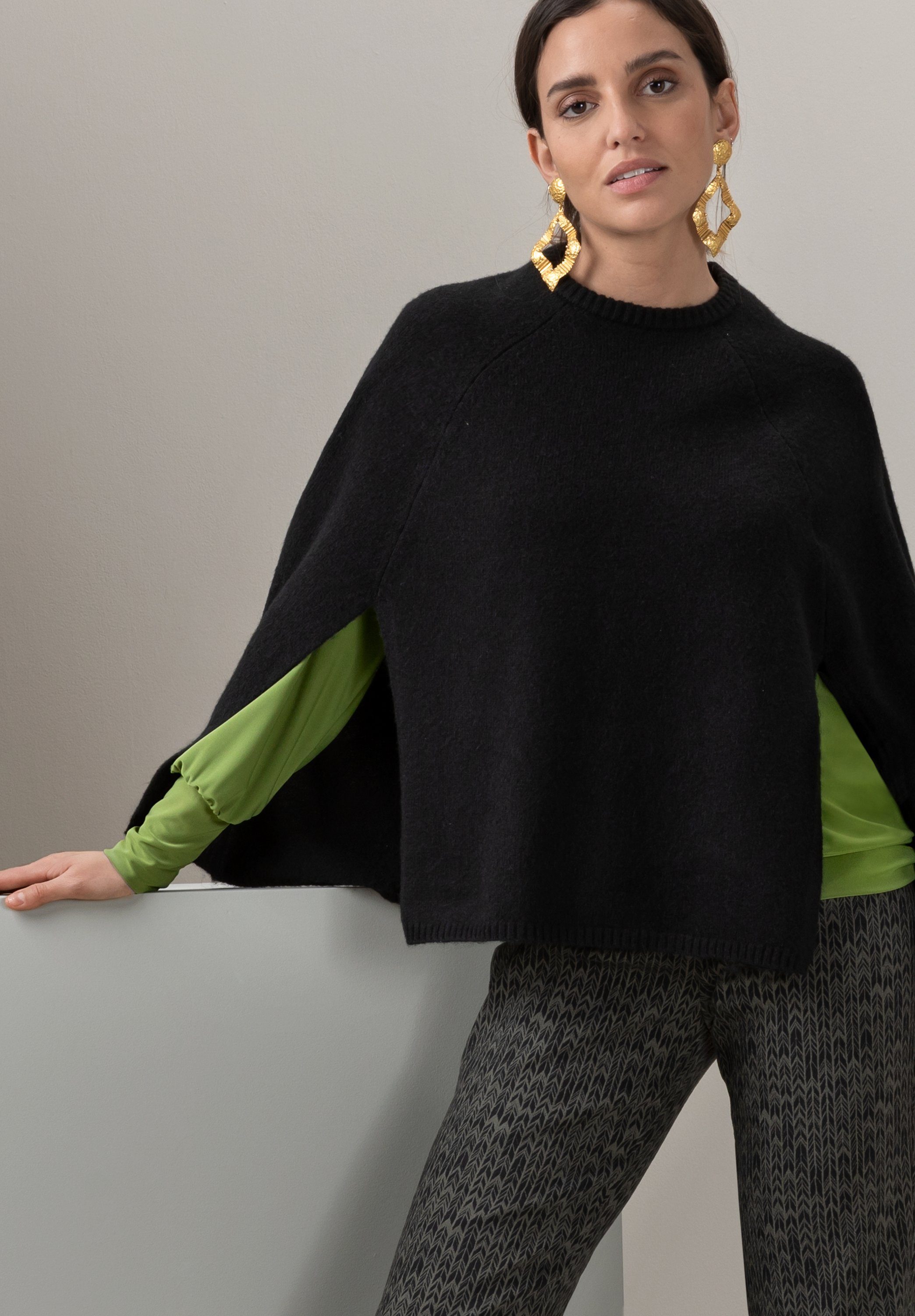 Look in Feinstrick PONCHO Strickponcho angesagtem soften und bianca