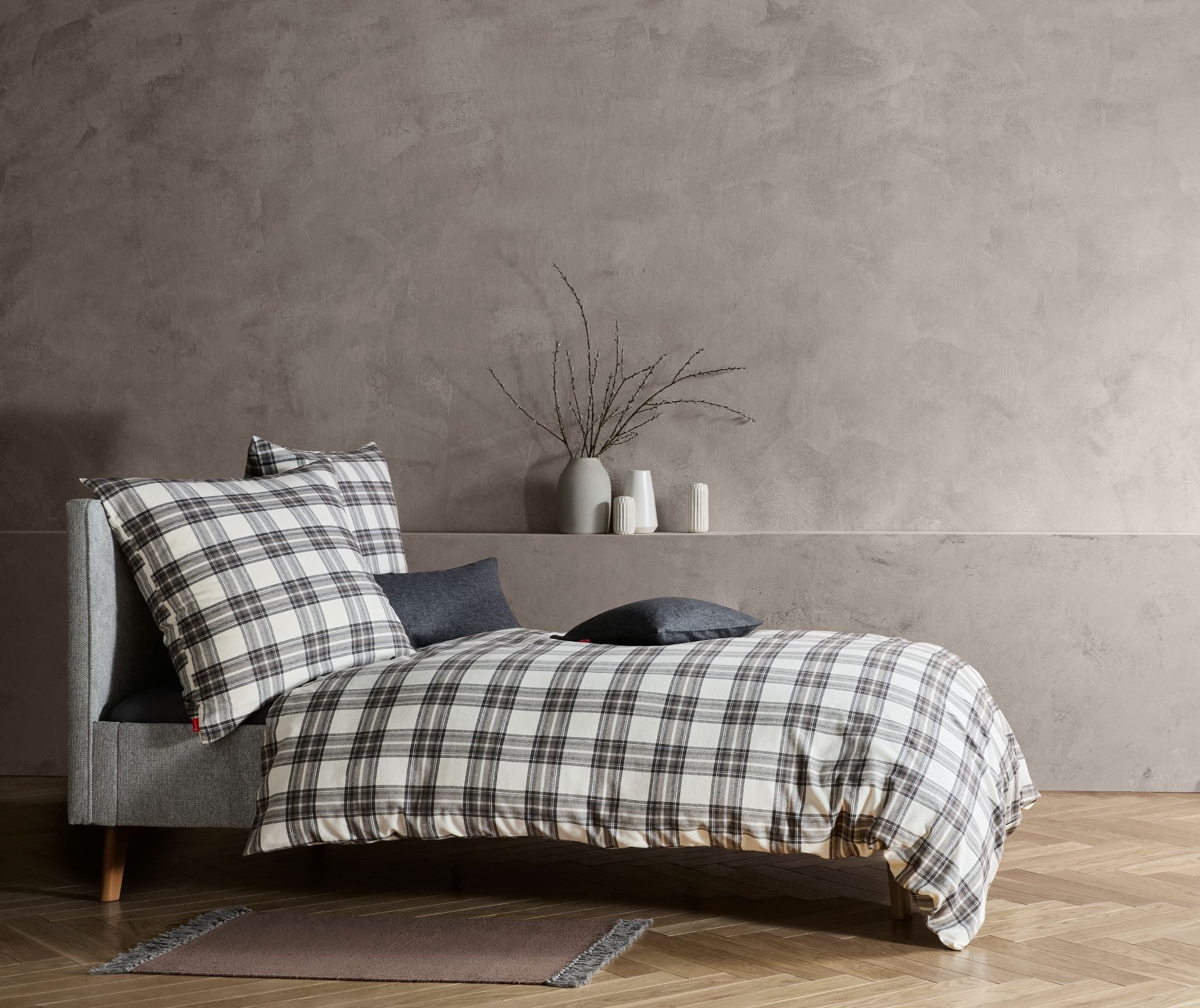 fleuresse Bettwäsche Fleuresse Lech Edelflanell Bettwäsche 135x200 Karo schwarz weiß grau, Flanell, 2 teilig, für den Winter