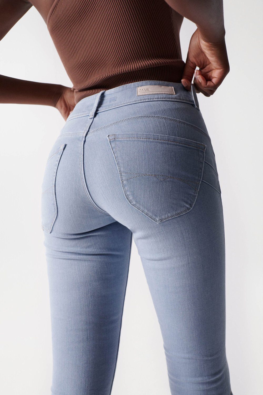 Salsa Stretch-Jeans SALSA JEANS CAPRI SECRET PUSH IN light wash blue 21005945.0851