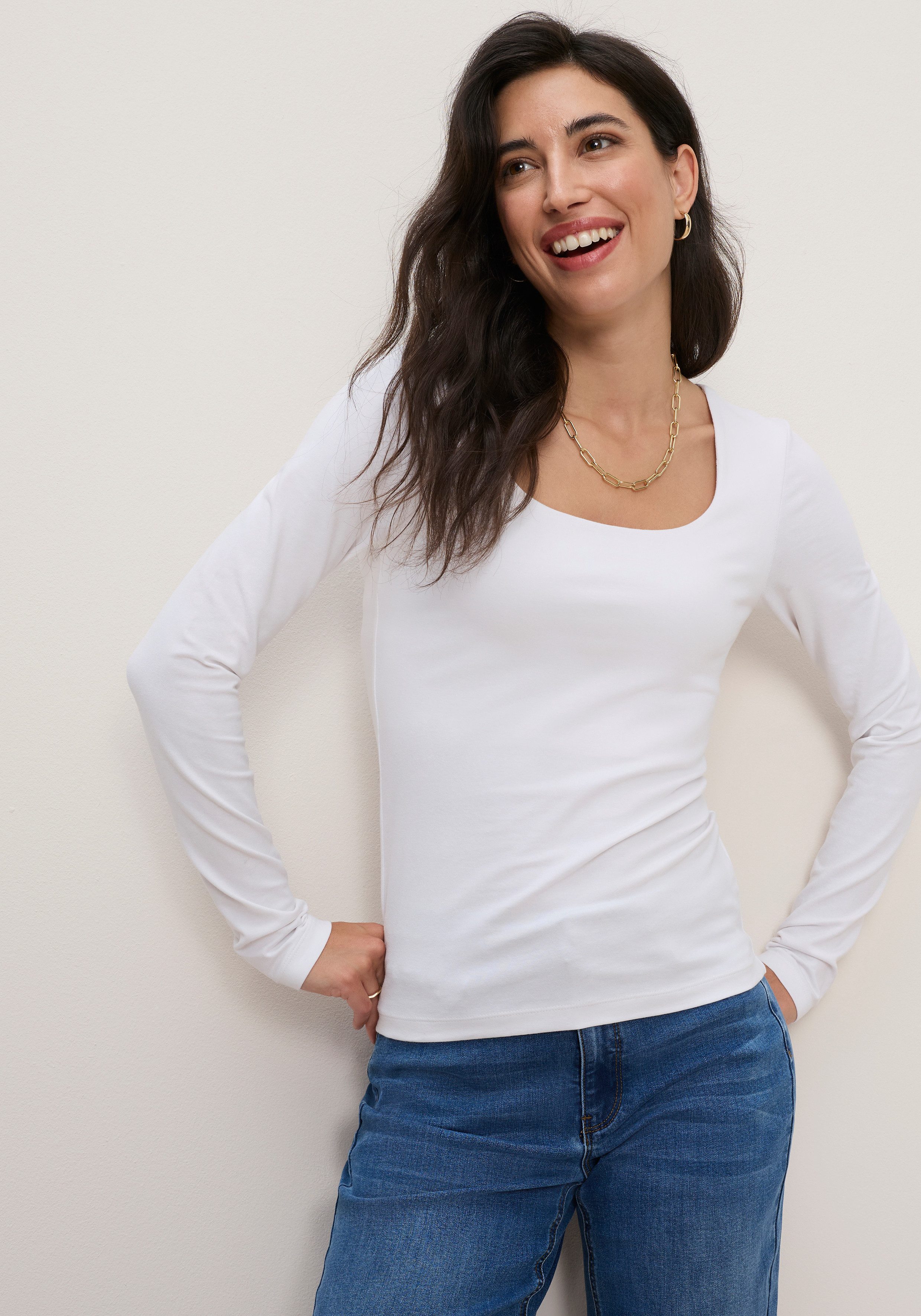 Tamaris Langarmshirt im Doppelpack, aus elastischer Baumwollqualität (Packung, 2) sehr figurbetonte Passform, hüftlange Schnittform