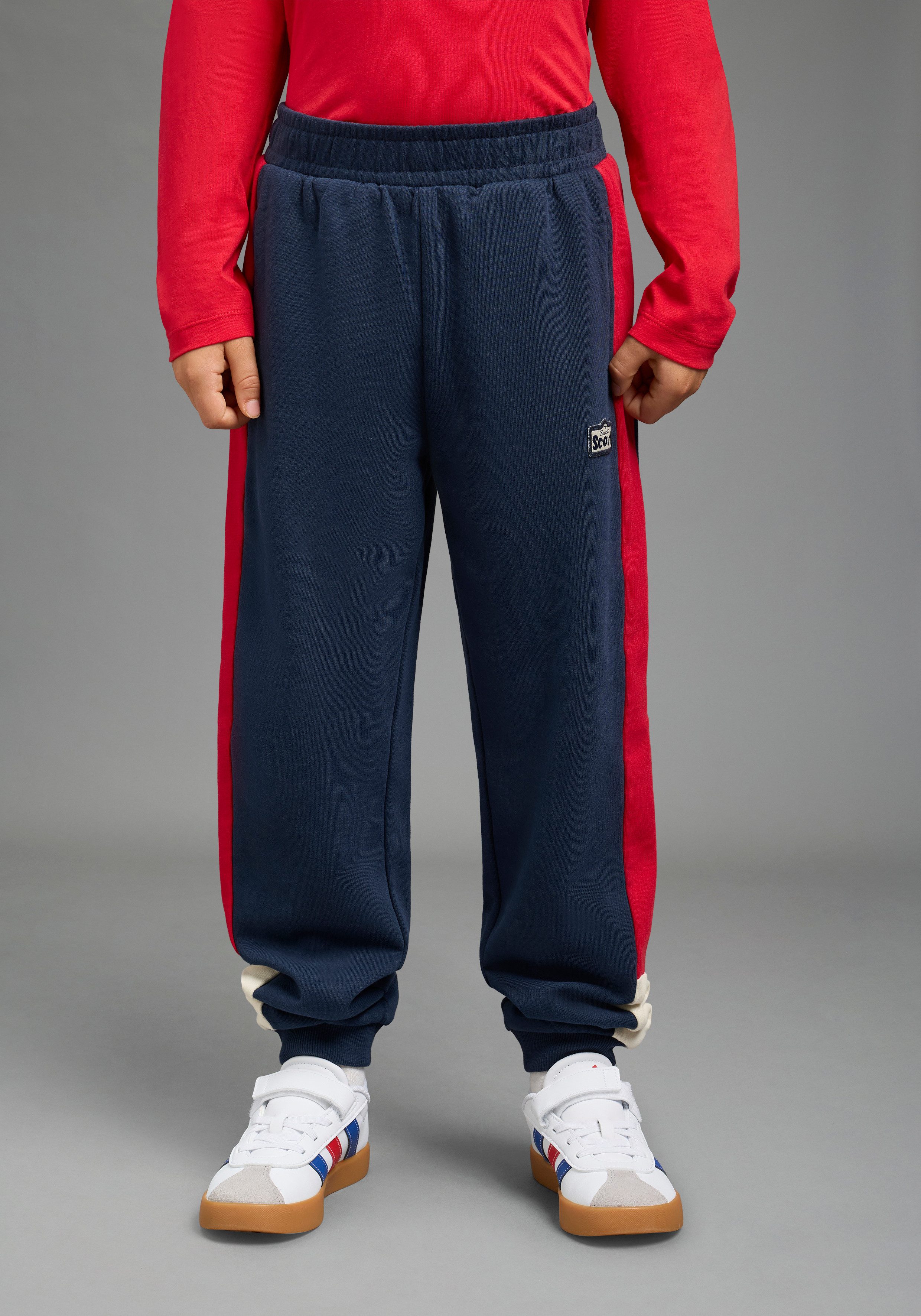 Scout Sweathose Jogginghose mit kontrastfarbigen Seiteneinsätzen- NEU von SCOUT Sweathose mit seitlichen Einsätzen und SCOUT Badge