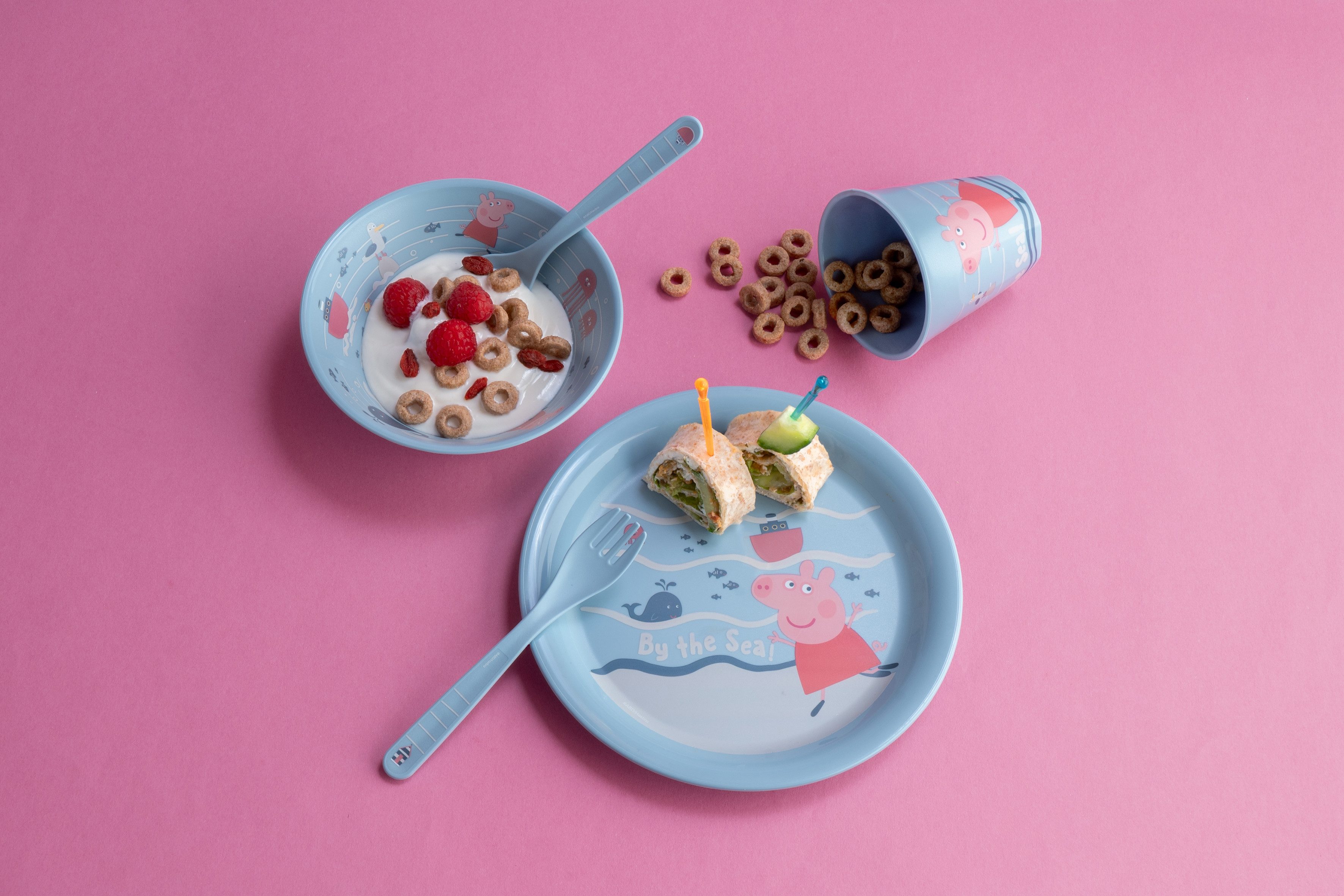 KOZIOL Детская посуда-Set PEPPA PIG WAVES AT HOME (4-tlg), 1 Personen, Kunststoff, (Teller, Schale, Кружки, Besteck-Set), melaminfrei