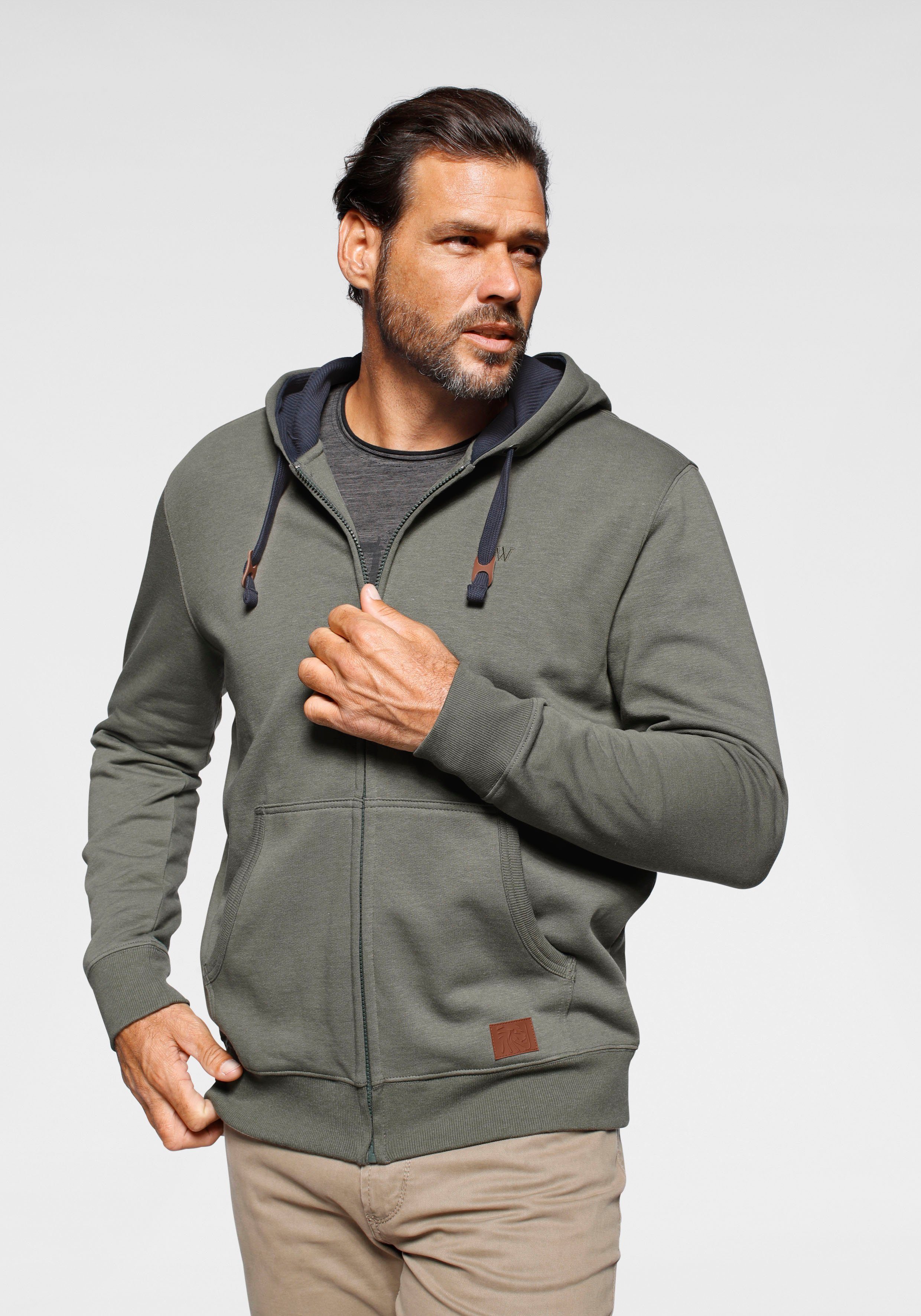 Man's World Kapuzensweatjacke mit kontrastfarbigem Innenfutter günstig online kaufen