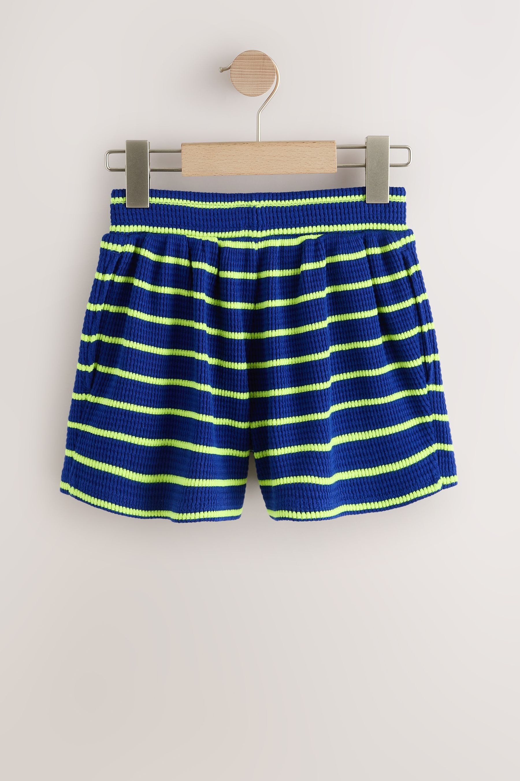 Next Sweatshorts Strukturierte Shorts mit Fransen (1-tlg) – Bild 2 von 5