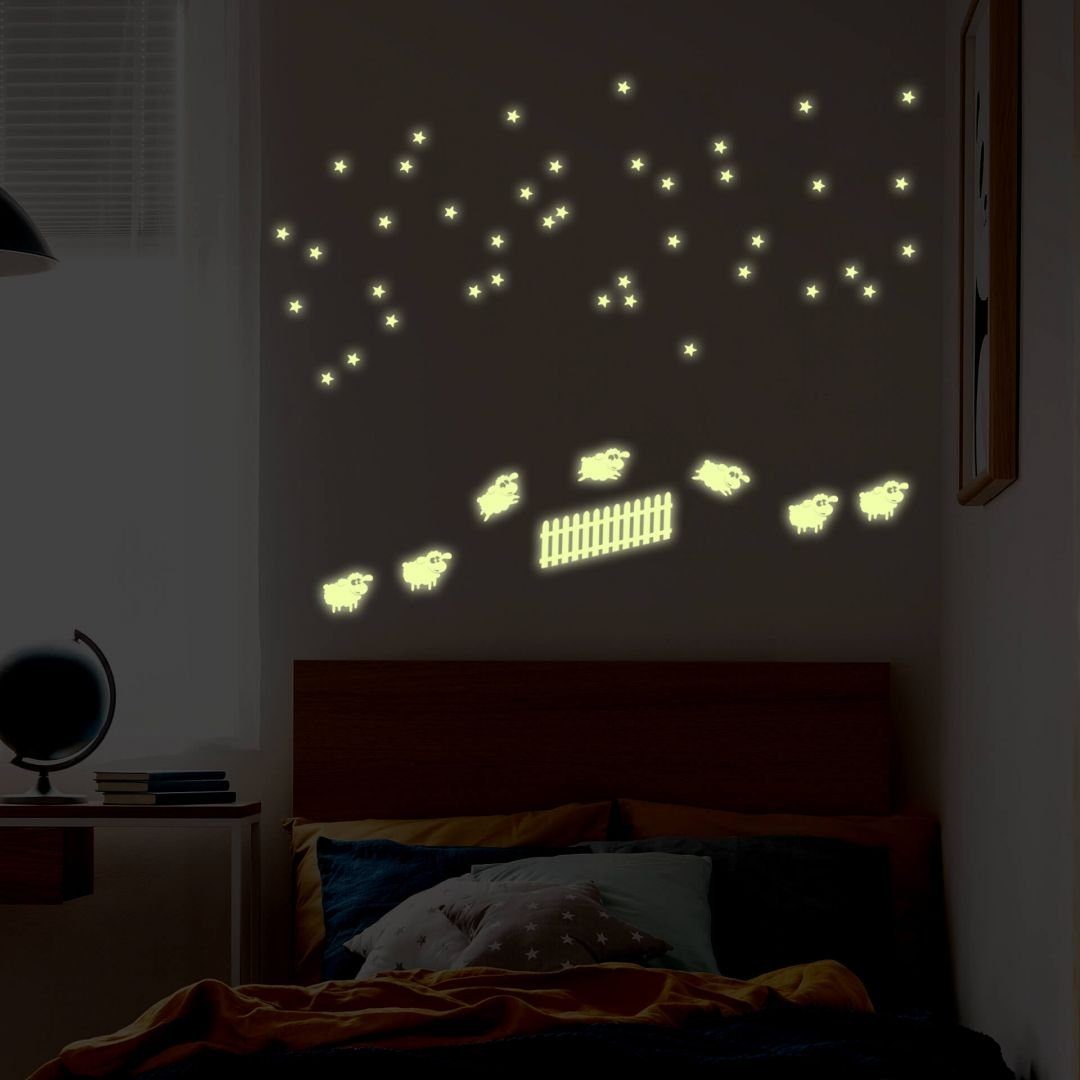K&L Wall Art Wandtattoo Leuchtsterne Schafe zählen Gelb 20x30cm selbstklebend, Kinderzimmer Leuchtbild
