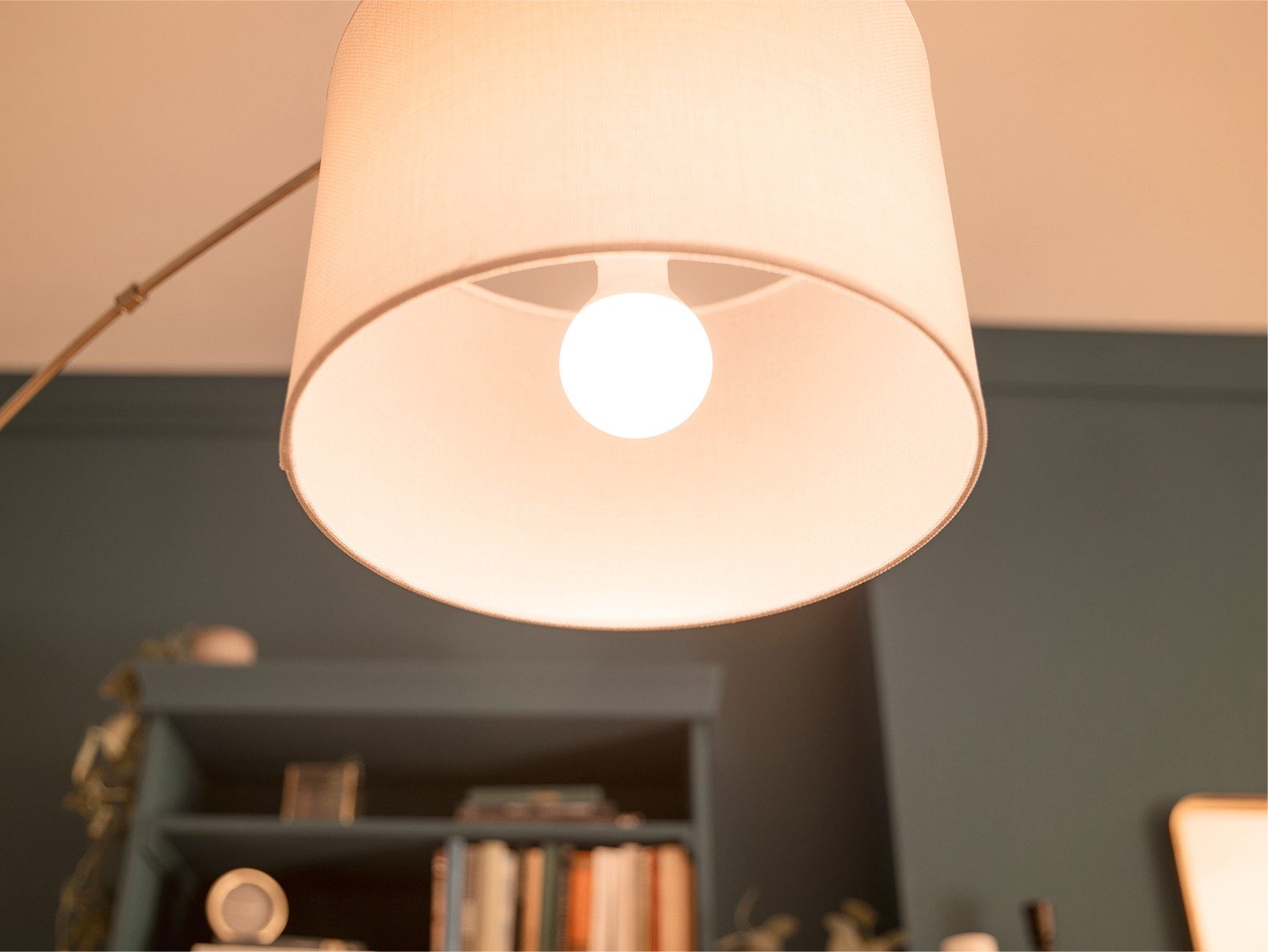 Philips Hue LED-Leuchtmittel LED classic Lampe 100W E27 kaltweiß 1521lm mat günstig online kaufen