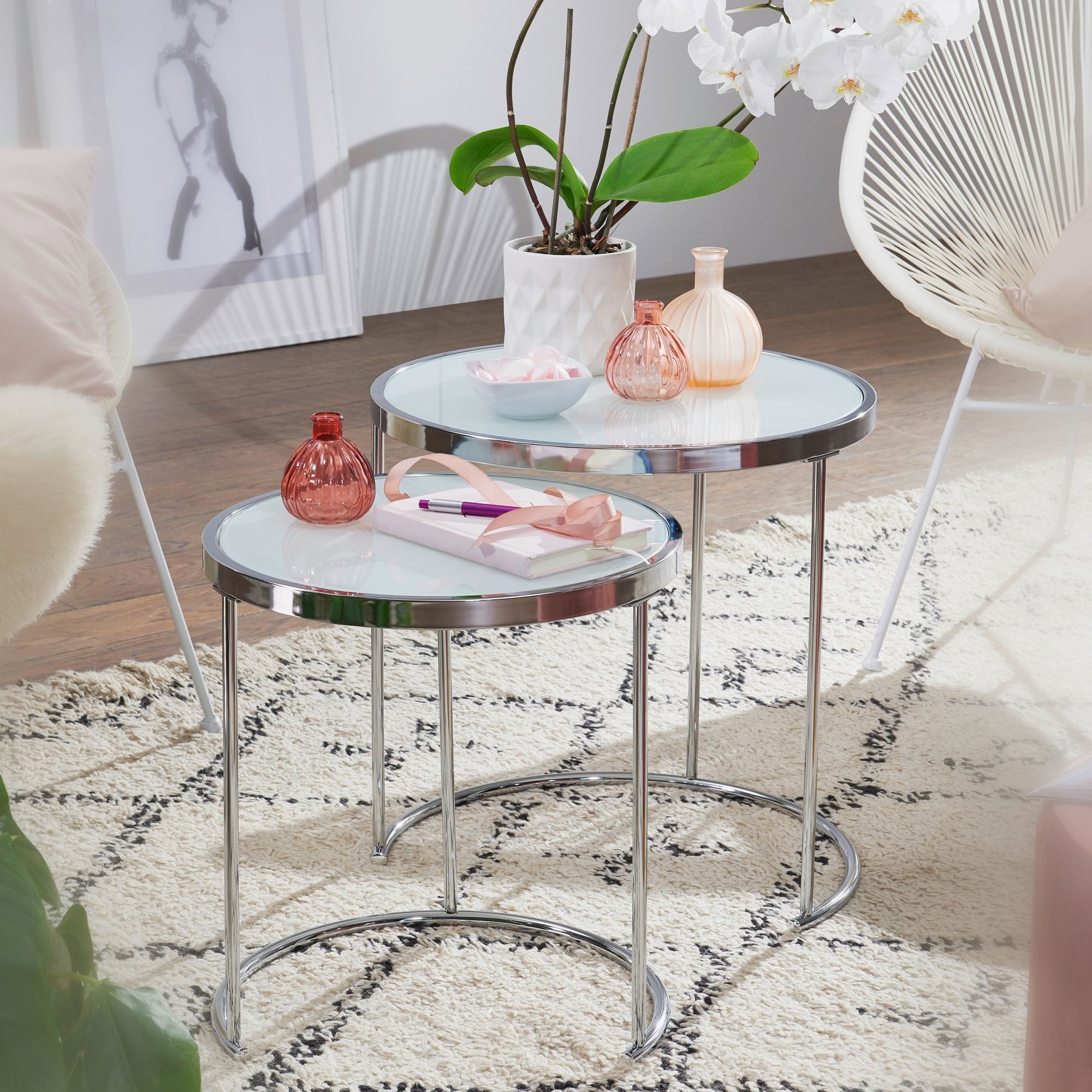 KADIMA DESIGN Satztisch Design Beistelltisch Rund Ø 50/42 cm - 2 teilig Weiß Silber mit, Glasplatte, Wohnzimmertisch 2er Set, Satztisch Milchglas, Couchtisch