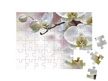 puzzleYOU Puzzle Detailstudie der wunderschönen Mondorchidee, 48 Puzzleteile, puzzleYOU-Kollektionen Orchideen