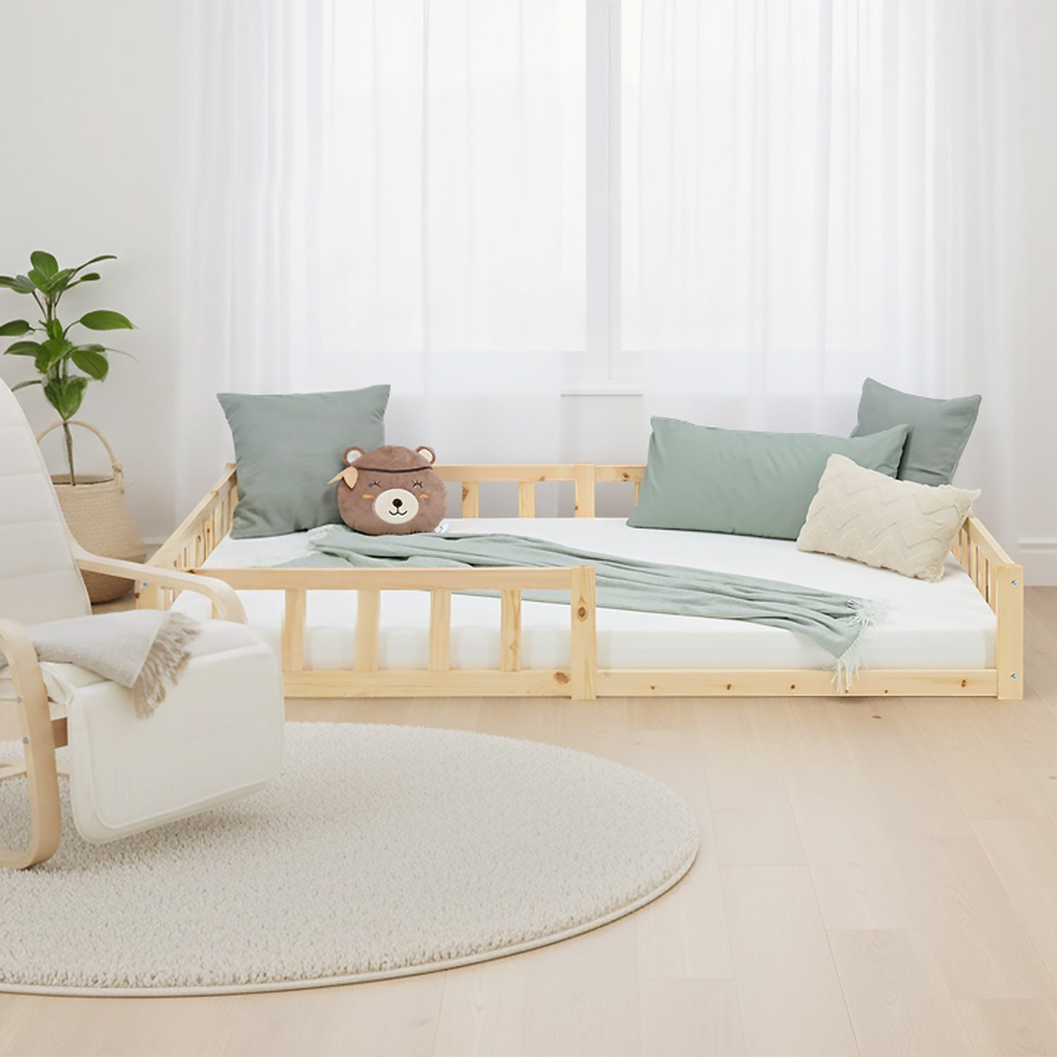 Homestyle4u Kinderbett 90x200 / 120x200 Weiß Natur Holzbett Bodenbett Montessori Kleinkind (Set, mit Lattenrost), mit Rausfallschutz, wechselseitig