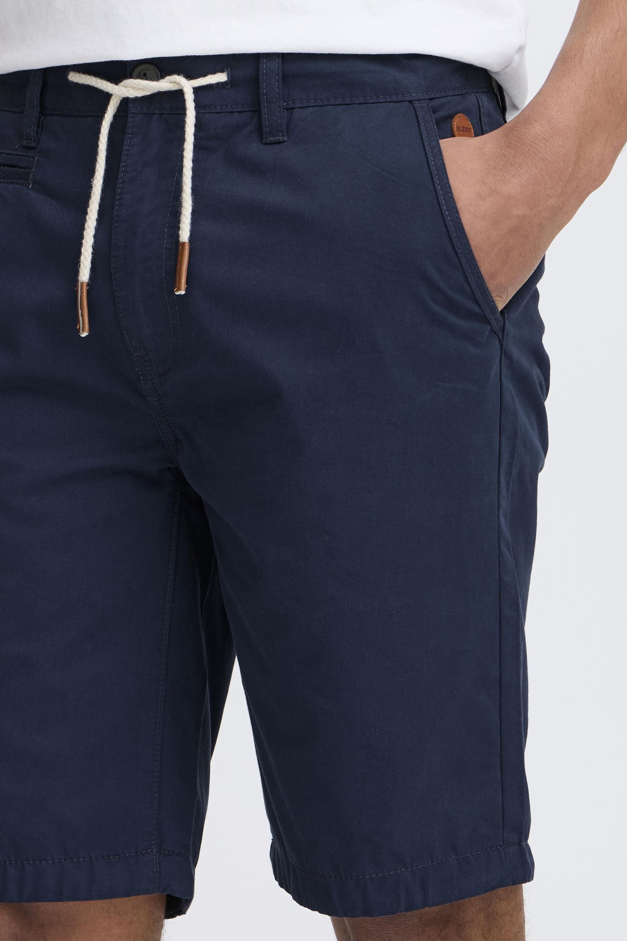 Blend Chinoshorts BHKaito Chino Shorts mit weißen Kontrastkordeln – Bild 5 von 5