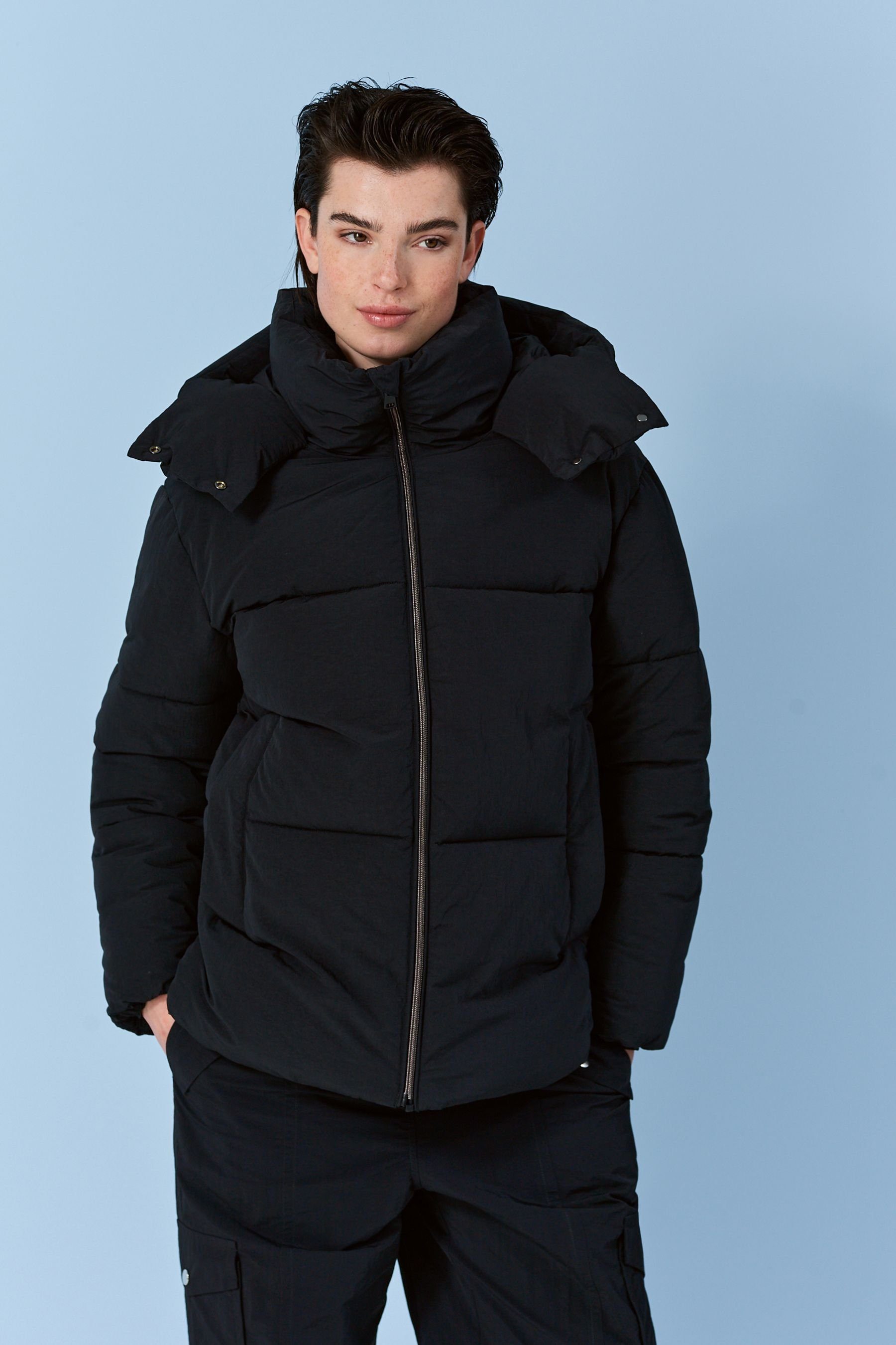 Next Steppjacke Steppmantel mit Kapuze (1-St)