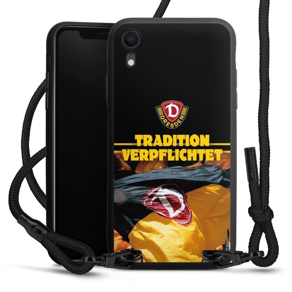 DeinDesign Handyhülle SG Dynamo Dresden Fanartikel SGD Tradition Verpflichtet Dynamo Dresden, Apple iPhone Xr Premium Handykette Hülle mit Band Case zum Umhängen