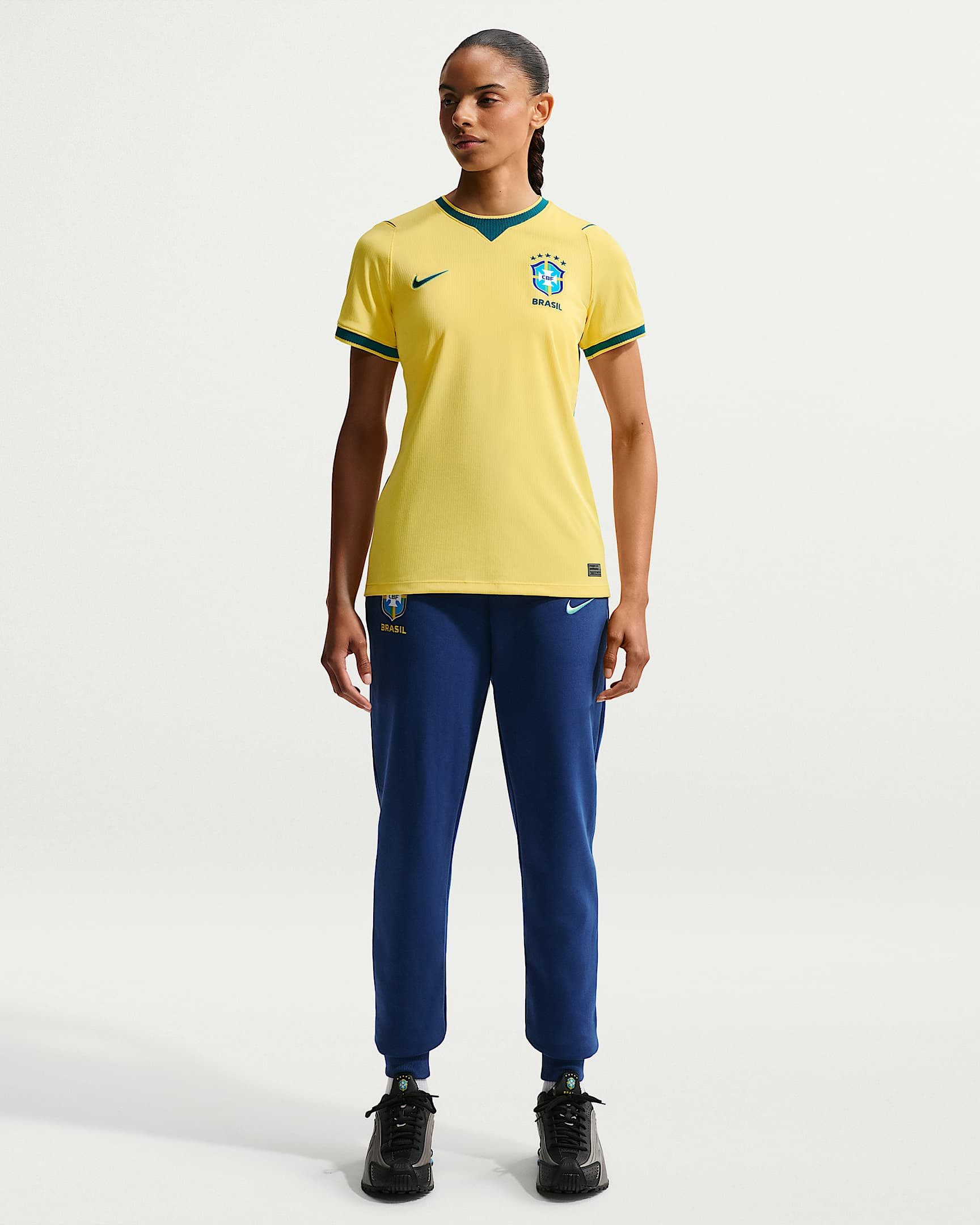 Nike Fußballtrikot Brasilien 2026 Heimstadion Replika-Fußballtrikot (Damen) für Training und Freizeit, mit Dri-FIT-Technologie