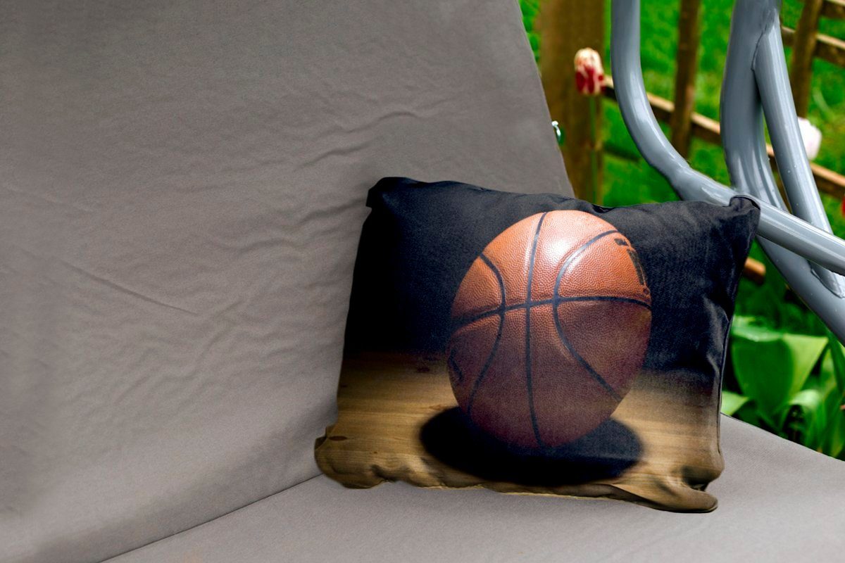 Dekokissen in Ein Scheinwerferlicht Outdoor-Dekorationskissen, Dekokissenbezug, im Kissenhülle Basketball Halle, einer Polyester, MuchoWow