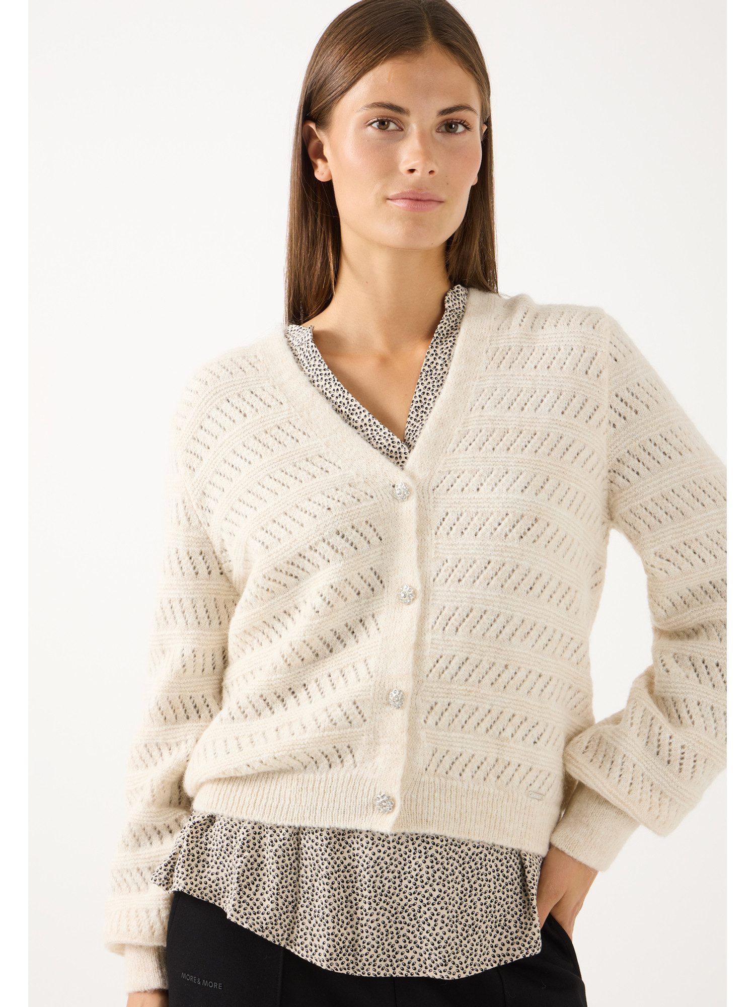 MORE&MORE Strickjacke kurze Ajour-Strickjacke, Zierknöpfe