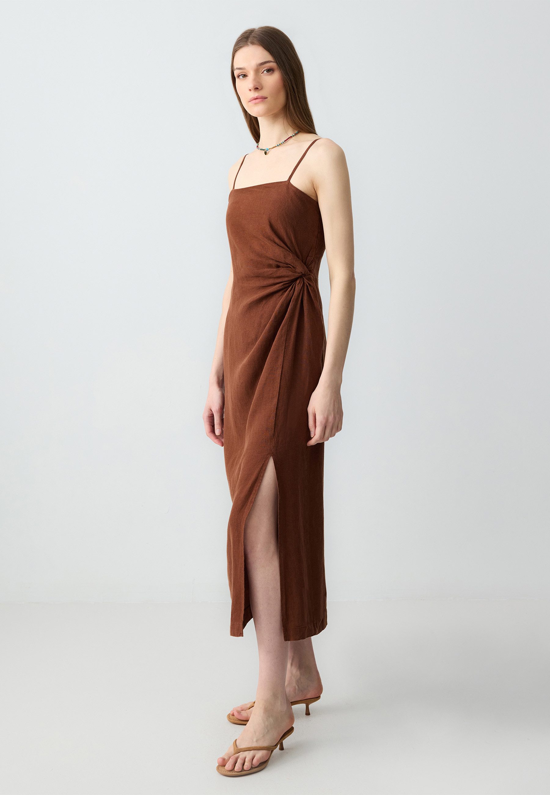 Minikleid Gewebtes Kleid İn Bitterbraun