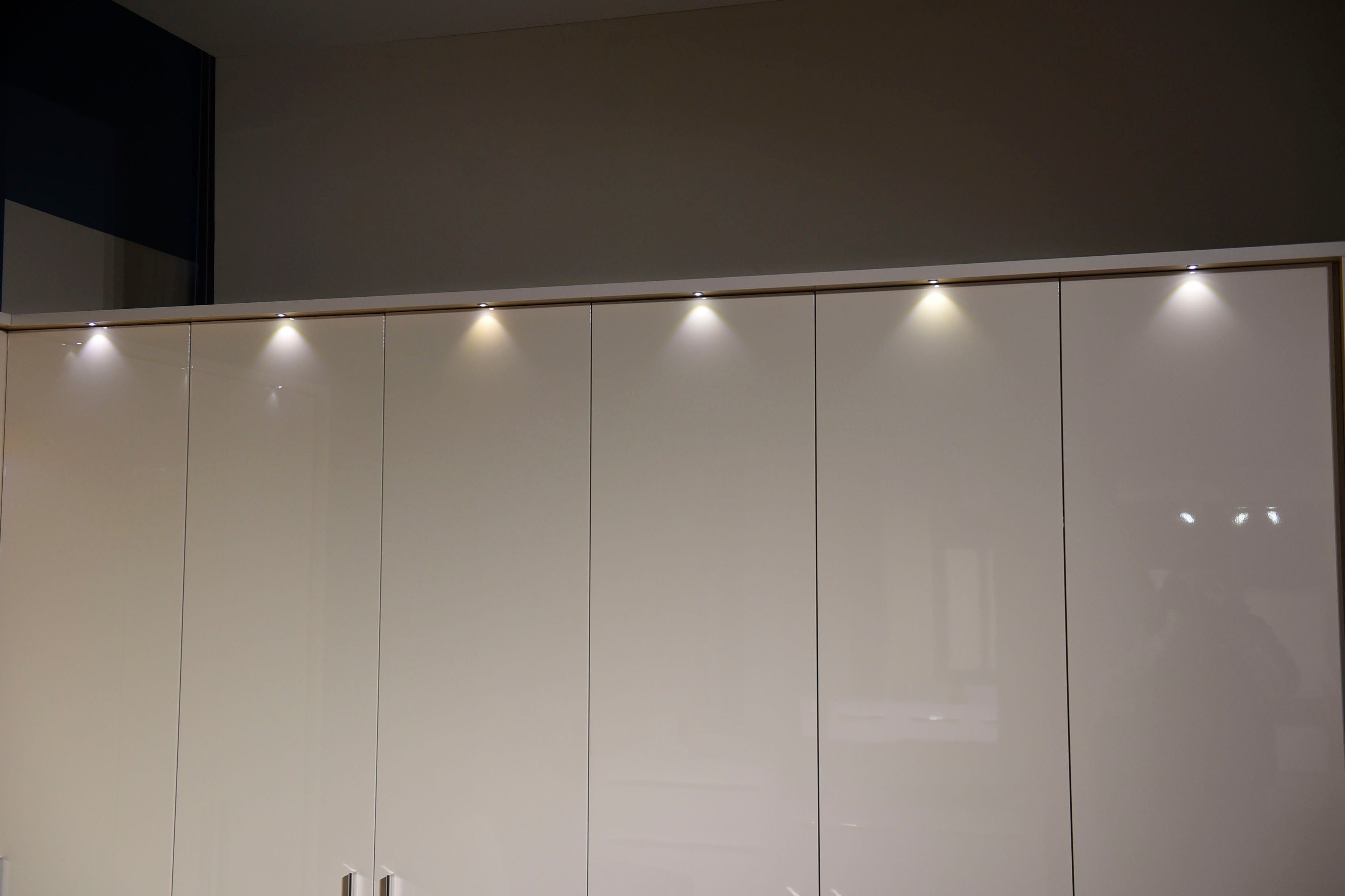 OTTO home Drehtürenschrank Piano, inklusive Rahmen und Beleuchtung, soft-close-Funktion (viele Breiten zur Auswahl, 226cm hoch, mit jeweils 2 Schubladen) beige  – Bild 5 von 5