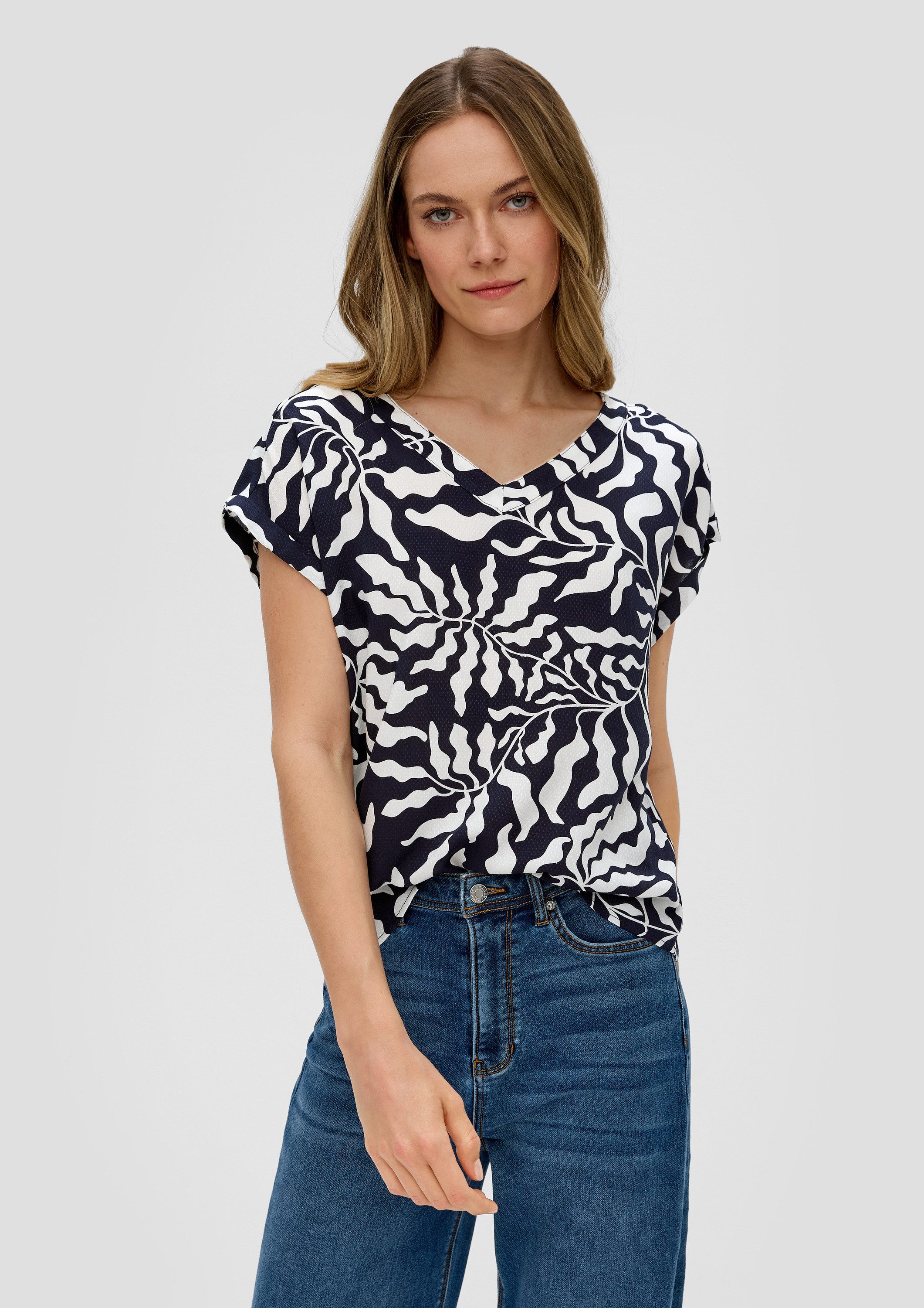 s.Oliver Kurzarmbluse Bluse Viskosebluse mit V-Ausschnitt. Reduzierter Preis € 30,59. Unverbindliche Preisempfehlung € 35,99