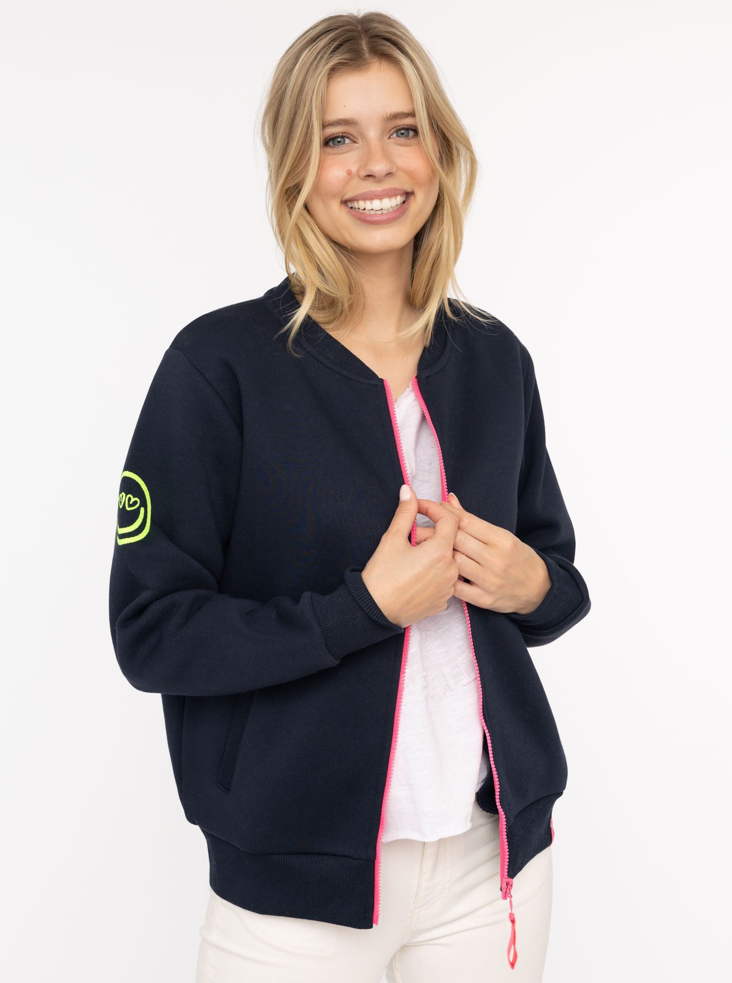Zwillingsherz Sweatjacke "Smile Regenbogen" mit Reißverschluss, Rippbündchen, Eingriffstaschen, großer Stickerei