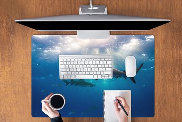 MuchoWow Gaming Mauspad Einige Haie schwimmen zwischen den Fischen (1-St), Büro für Tastatur und Maus, Mousepad Gaming, 90x60 cm, XXL, Großes